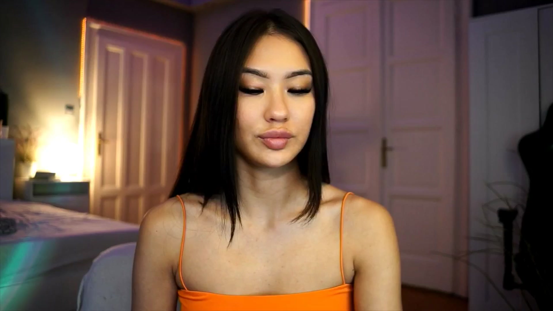 Gallery image thumbnail from MaiStream's myfreecams stream on, 12/18/2025, 19:37 image 9 of 20