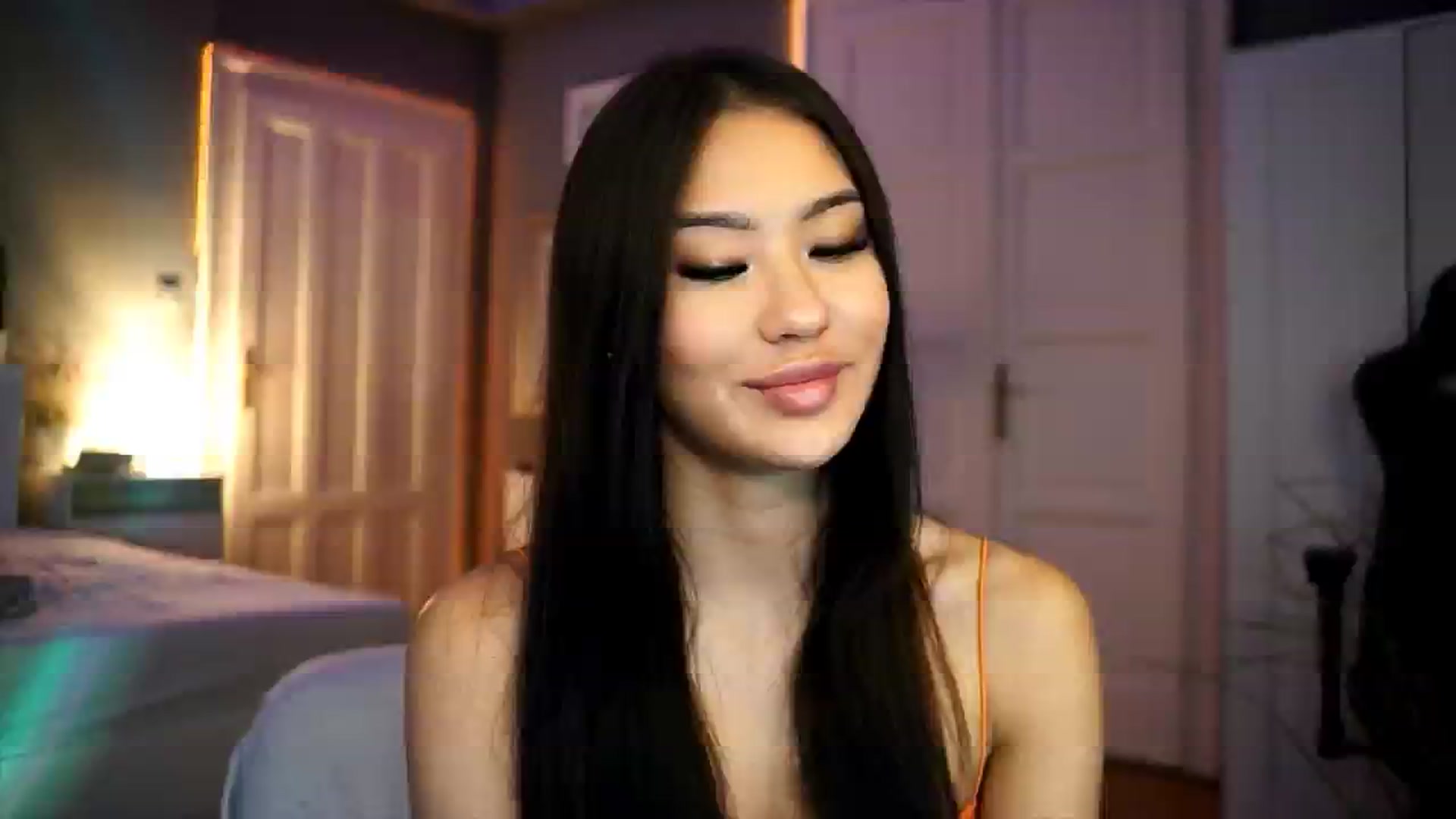 Gallery image thumbnail from MaiStream's myfreecams stream on, 12/18/2025, 19:37 image 5 of 20