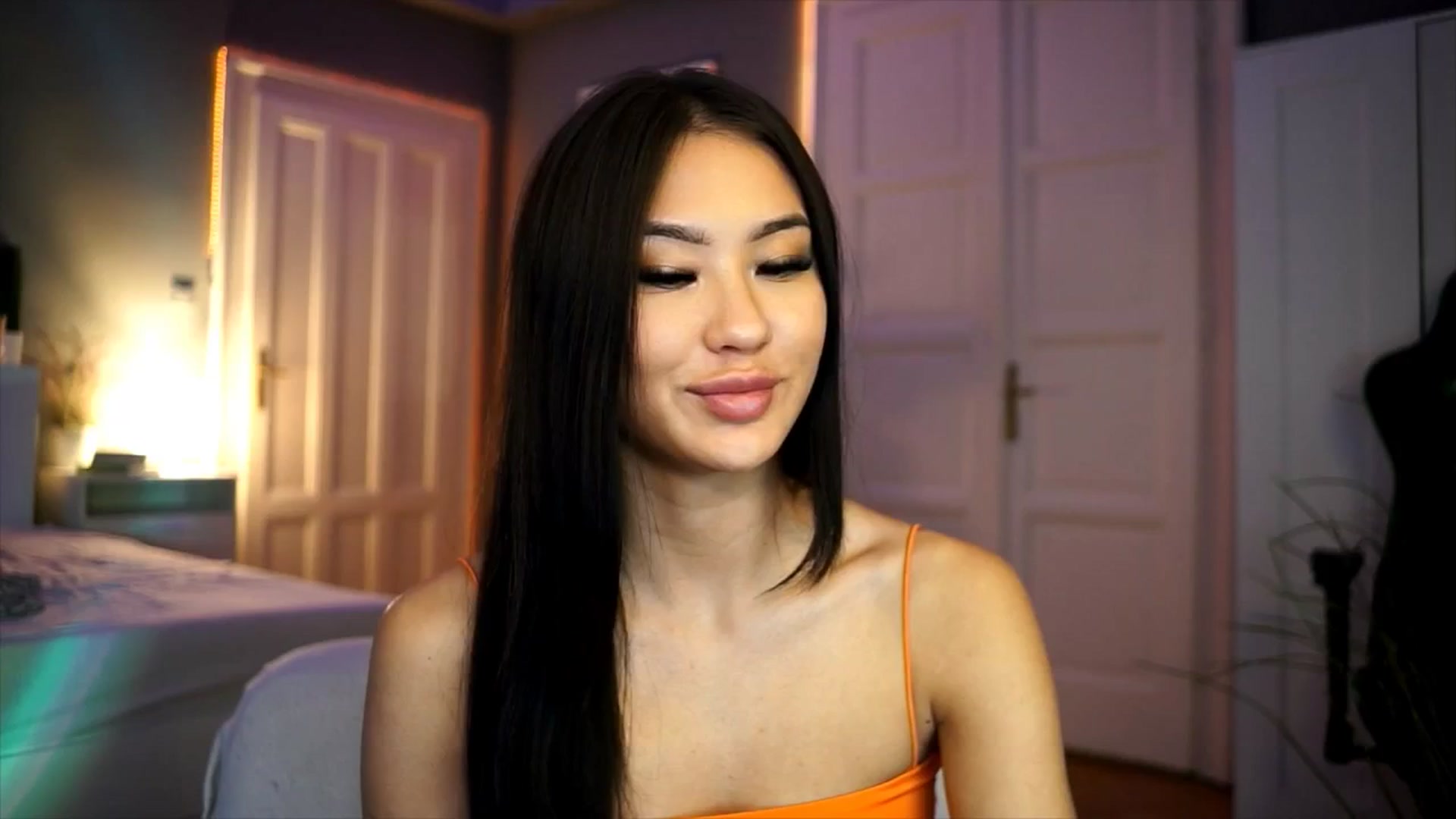 Gallery image thumbnail from MaiStream's myfreecams stream on, 12/18/2025, 19:37 image 10 of 20