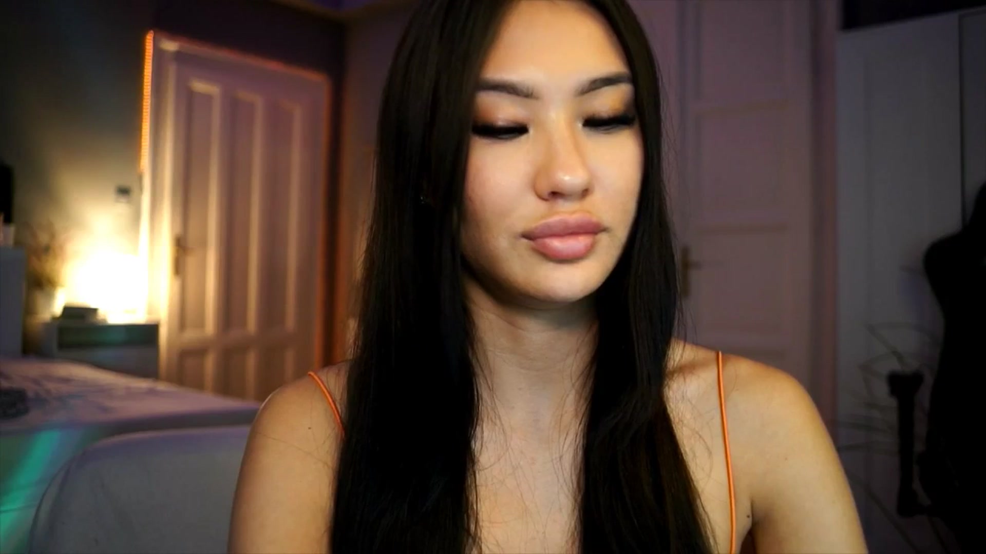 Gallery image thumbnail from MaiStream's myfreecams stream on, 12/18/2025, 21:32 image 5 of 20