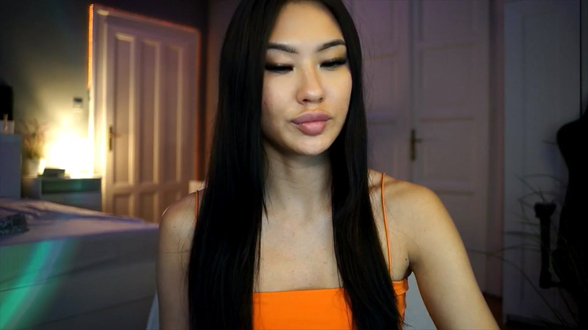 Gallery image thumbnail from MaiStream's myfreecams stream on, 12/18/2025, 23:03 image 1 of 20