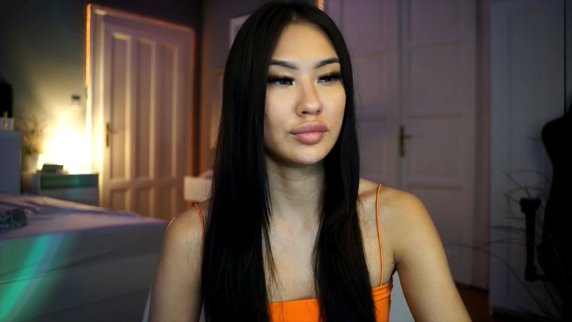 Gallery image thumbnail from MaiStream's myfreecams stream on, 12/18/2025, 23:03 image 8 of 20