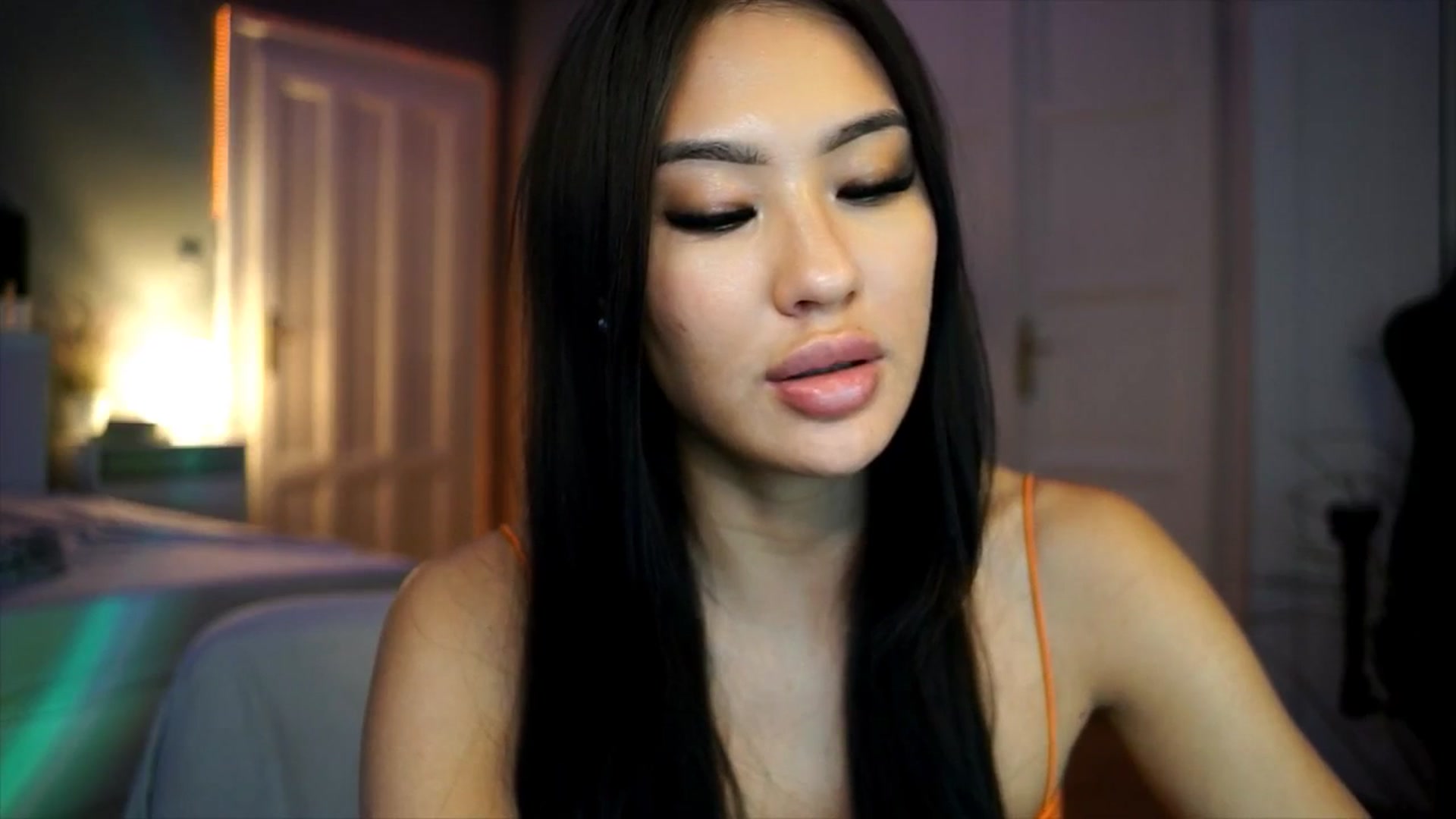Gallery image thumbnail from MaiStream's myfreecams stream on, 12/18/2025, 23:03 image 20 of 20