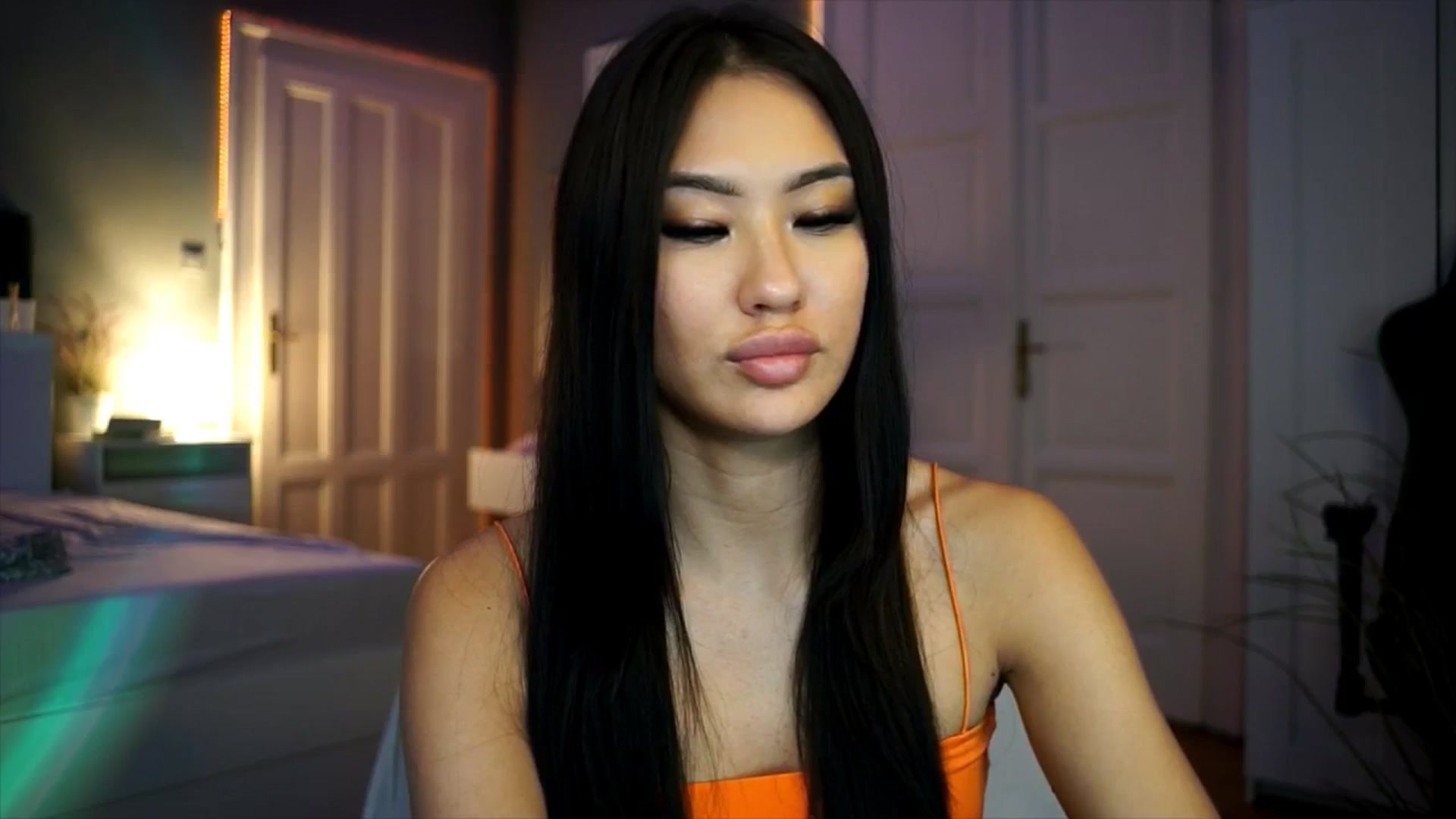 Gallery image thumbnail from MaiStream's myfreecams stream on, 12/18/2025, 23:03 image 7 of 20