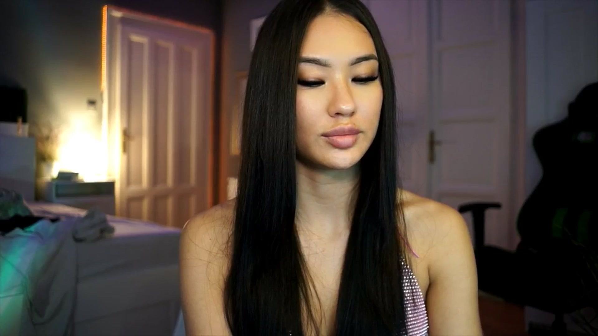 Gallery image thumbnail from MaiStream's myfreecams stream on, 12/19/2025, 19:45 image 9 of 20