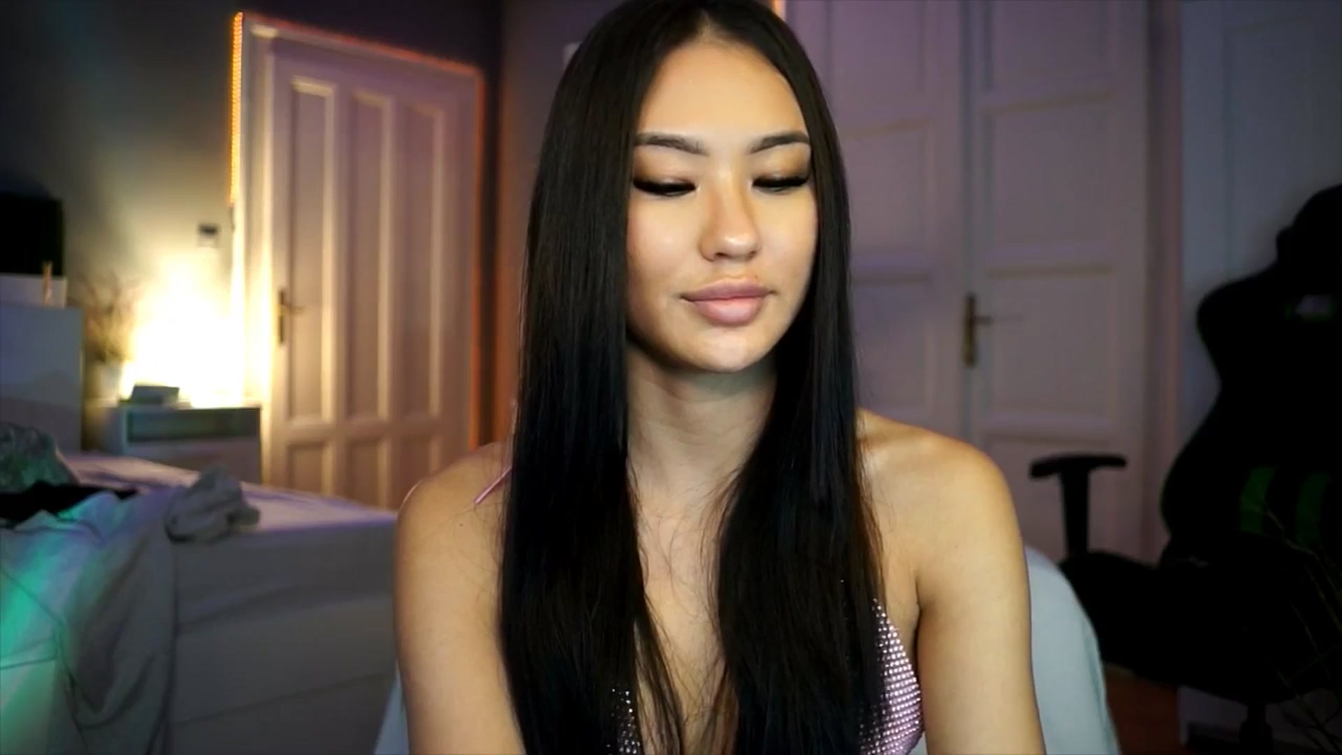 Gallery image thumbnail from MaiStream's myfreecams stream on, 12/19/2025, 21:00 image 2 of 20