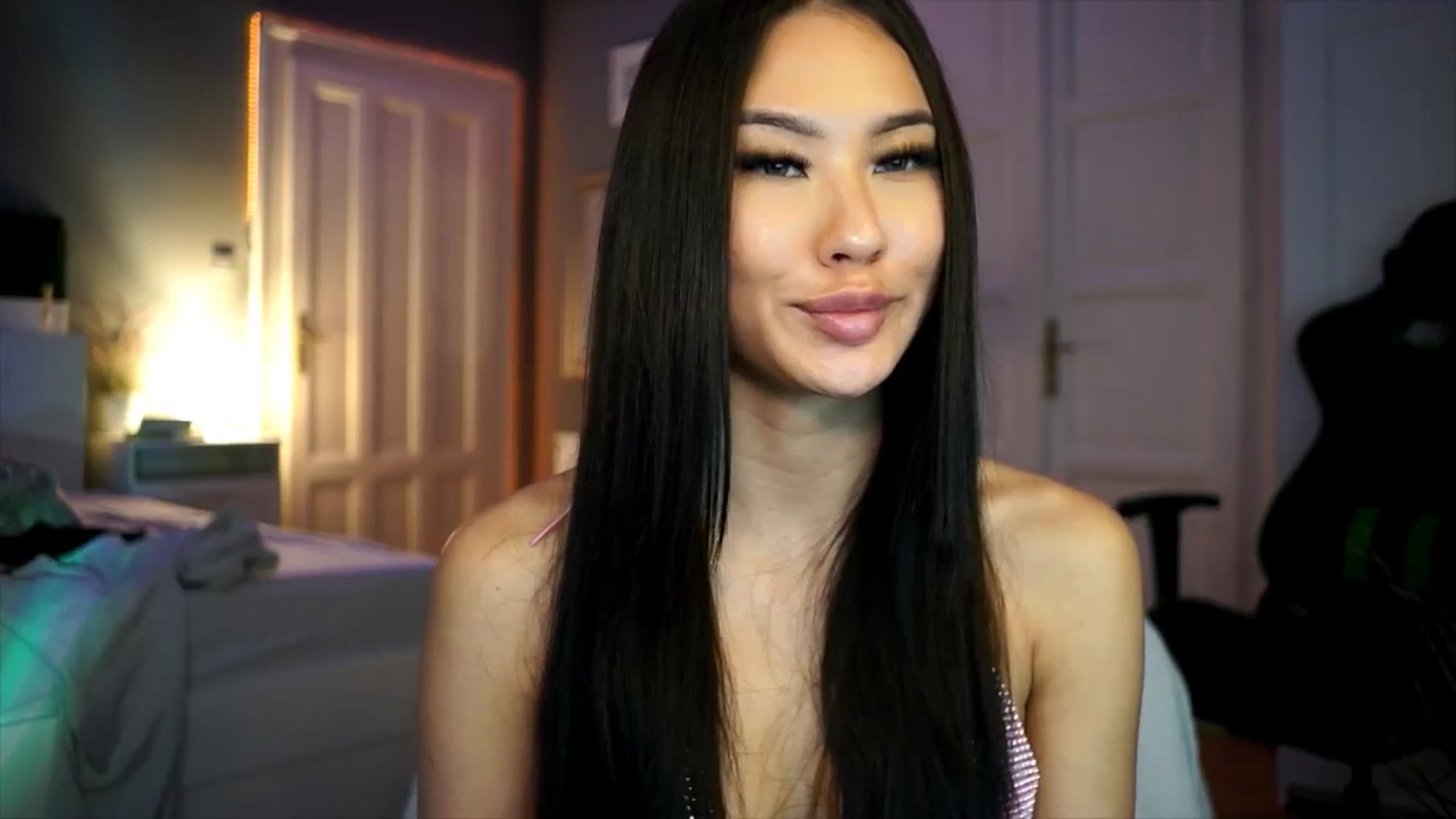 Gallery image thumbnail from MaiStream's myfreecams stream on, 12/19/2025, 21:00 image 7 of 20