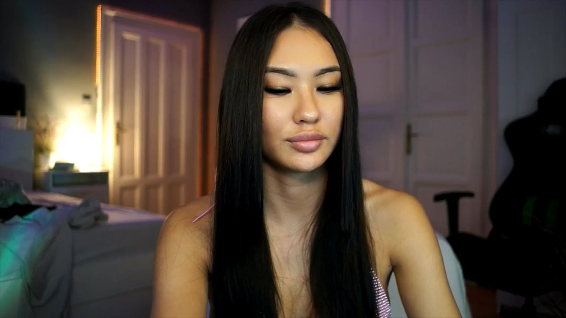 Gallery image thumbnail from MaiStream's myfreecams stream on, 12/19/2025, 21:00 image 11 of 20