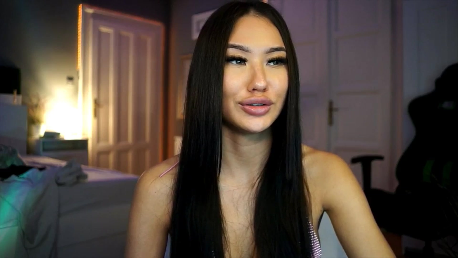 Gallery image thumbnail from MaiStream's myfreecams stream on, 12/19/2025, 21:00 image 9 of 20