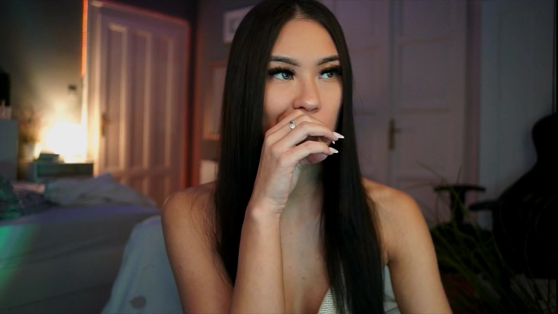 Gallery image thumbnail from MaiStream's myfreecams stream on, 12/20/2025, 18:58 image 10 of 20