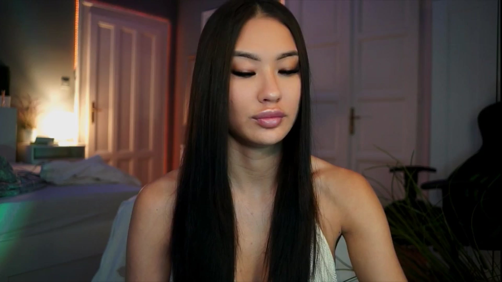Gallery image thumbnail from MaiStream's myfreecams stream on, 12/20/2025, 18:58 image 15 of 20