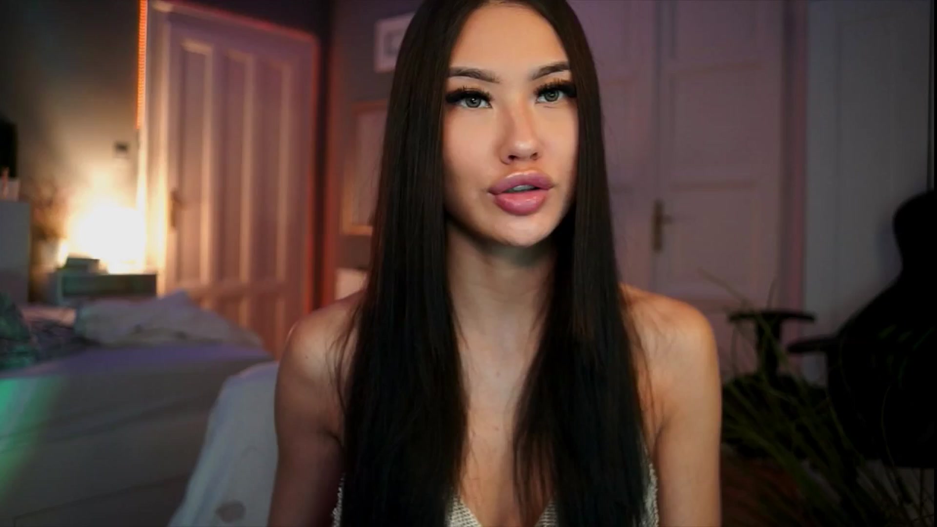 Gallery image thumbnail from MaiStream's myfreecams stream on, 12/20/2025, 18:58 image 8 of 20