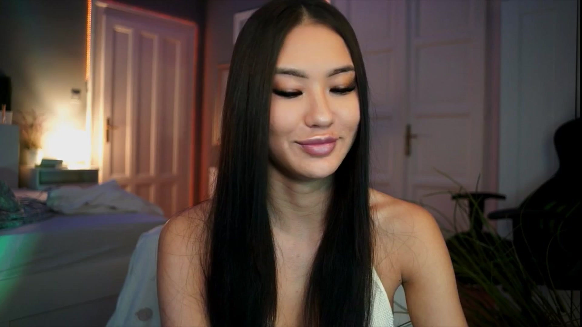 Gallery image thumbnail from MaiStream's myfreecams stream on, 12/20/2025, 18:58 image 13 of 20