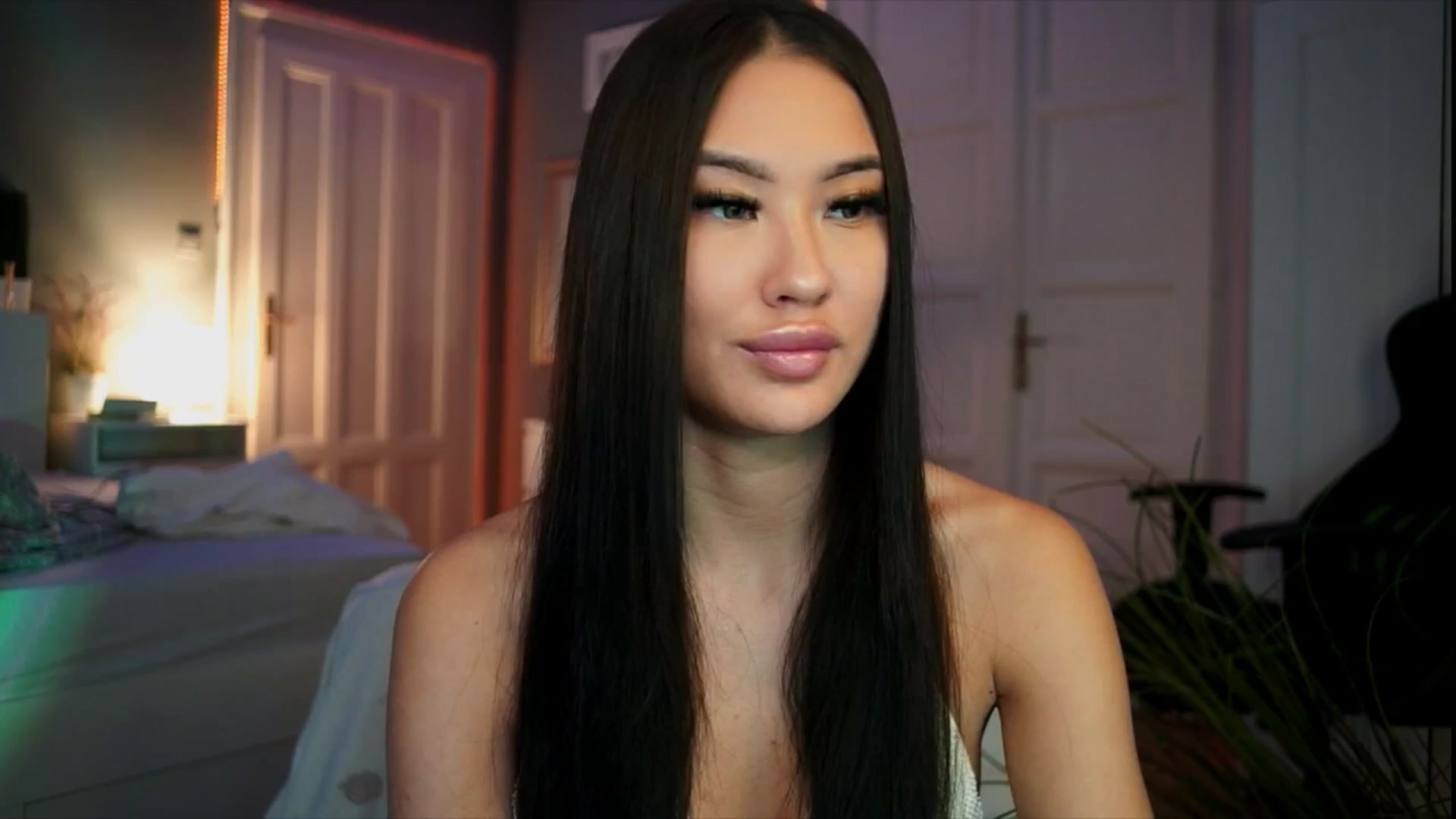 Gallery image thumbnail from MaiStream's myfreecams stream on, 12/20/2025, 18:58 image 18 of 20