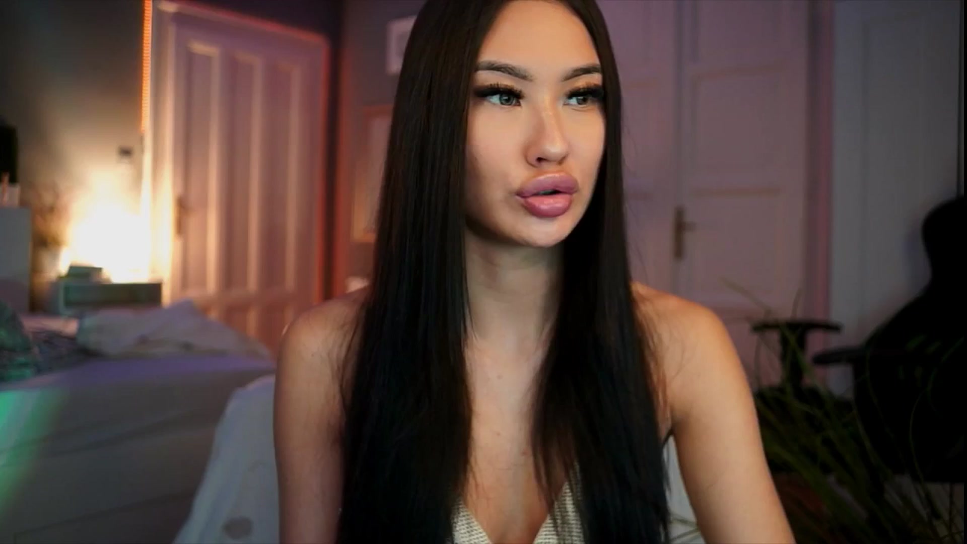 Gallery image thumbnail from MaiStream's myfreecams stream on, 12/20/2025, 18:58 image 7 of 20