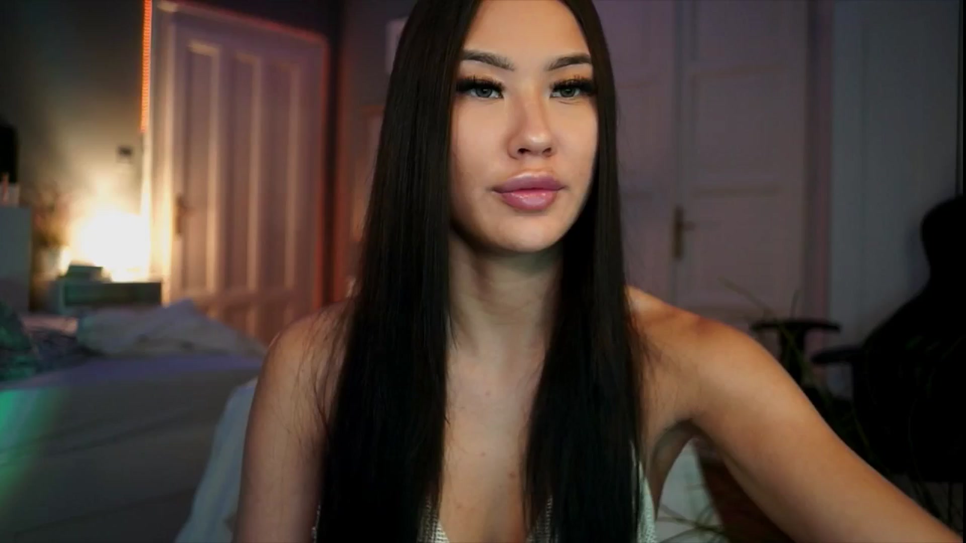 Gallery image thumbnail from MaiStream's myfreecams stream on, 12/20/2025, 18:58 image 12 of 20