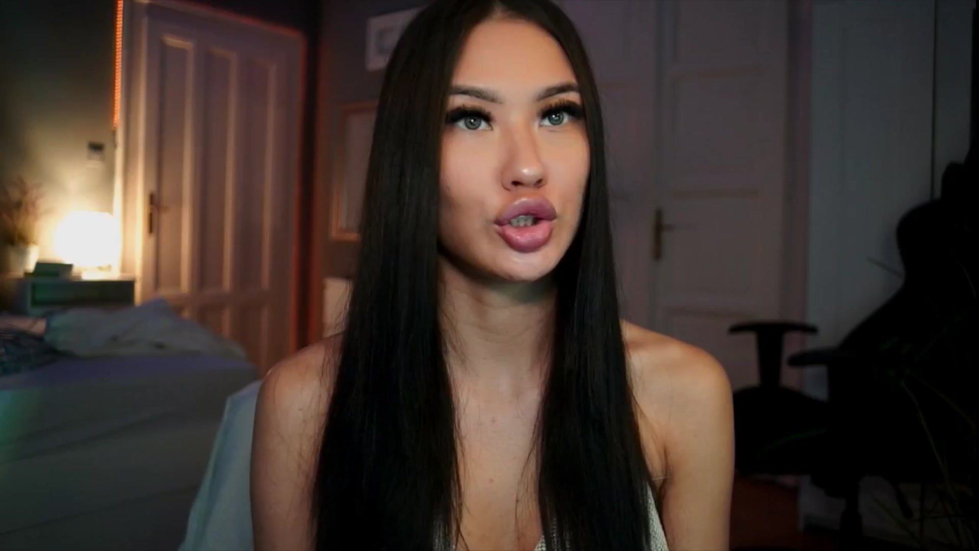 Gallery image thumbnail from MaiStream's myfreecams stream on, 12/20/2025, 21:55 image 1 of 20
