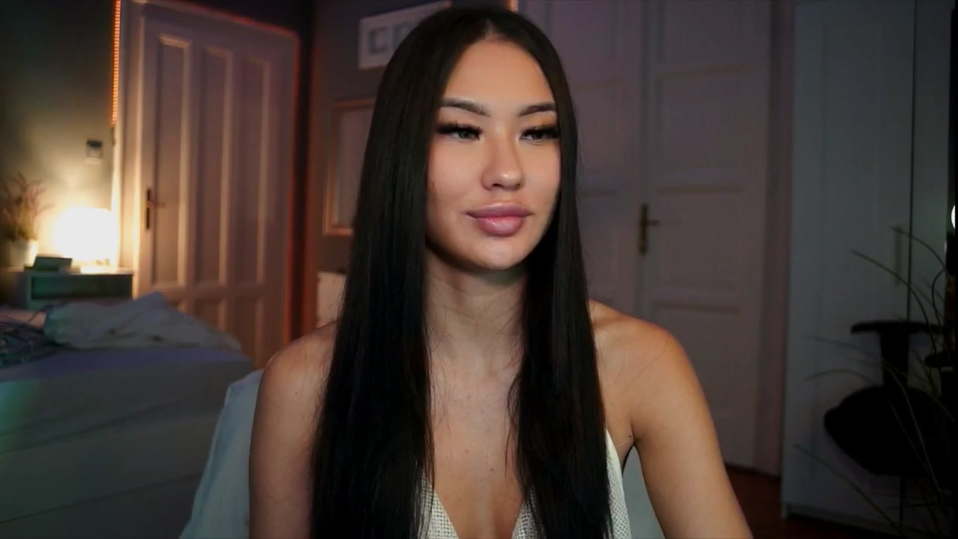 Gallery image thumbnail from MaiStream's myfreecams stream on, 12/20/2025, 21:55 image 9 of 20