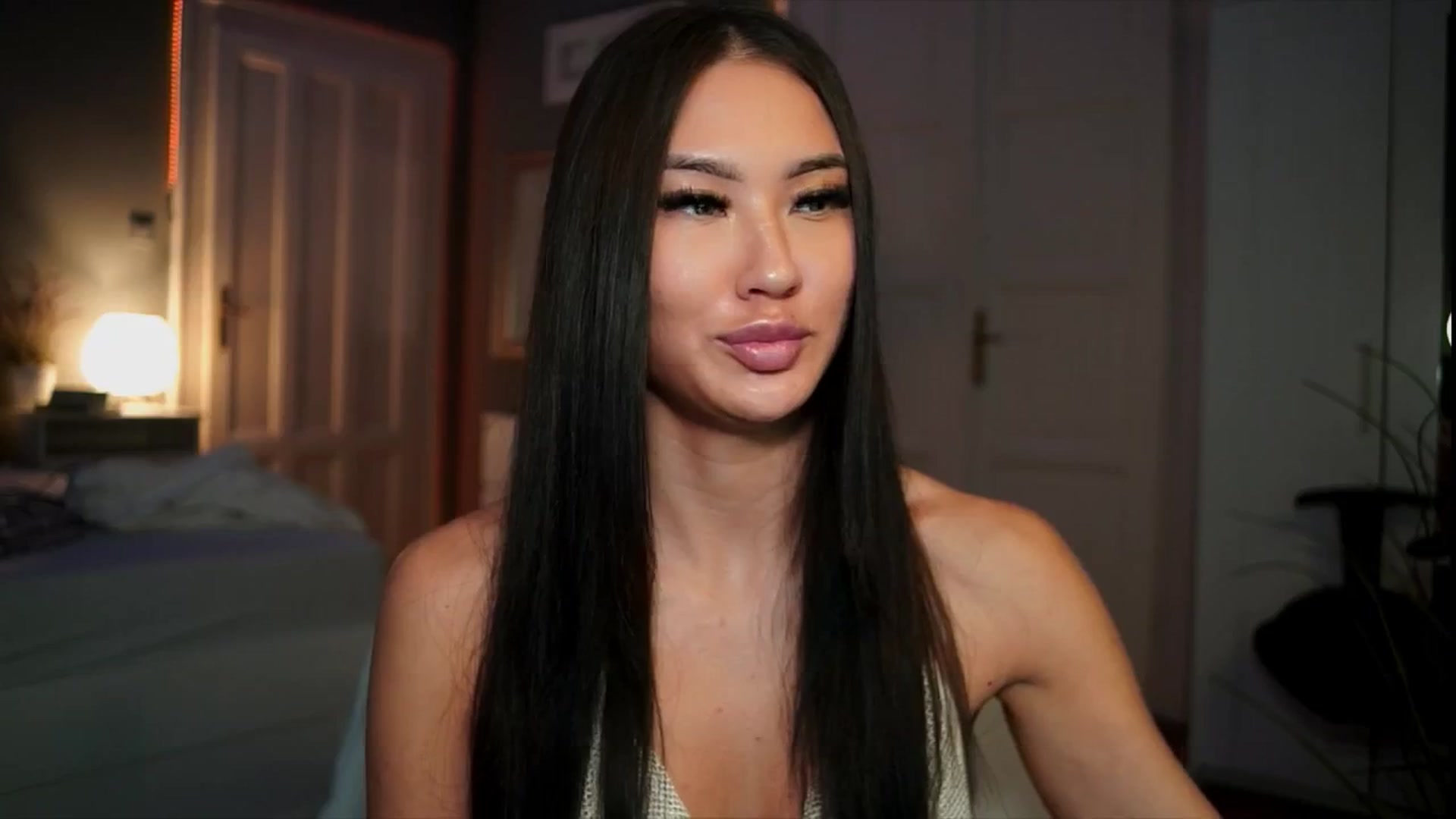 Gallery image thumbnail from MaiStream's myfreecams stream on, 12/20/2025, 21:55 image 16 of 20