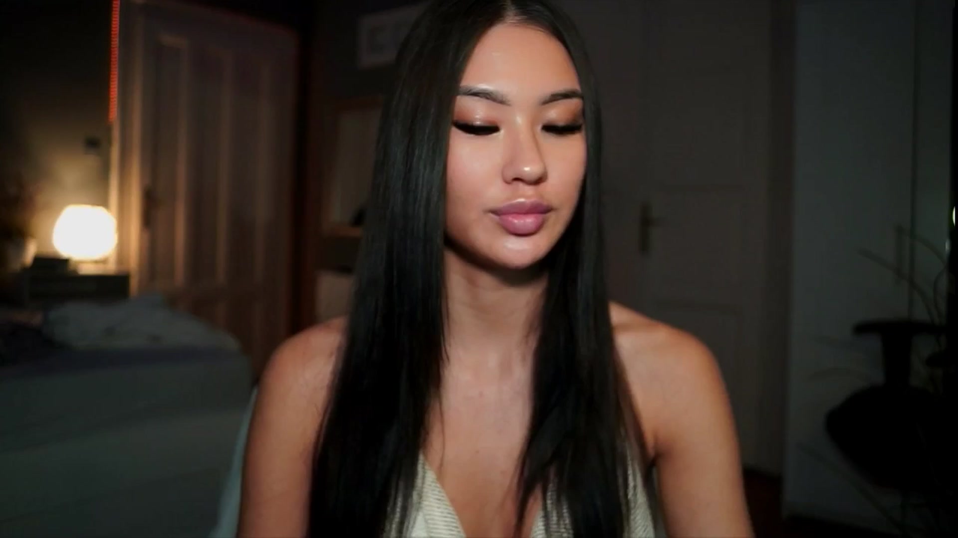 Gallery image thumbnail from MaiStream's myfreecams stream on, 12/20/2025, 21:55 image 14 of 20