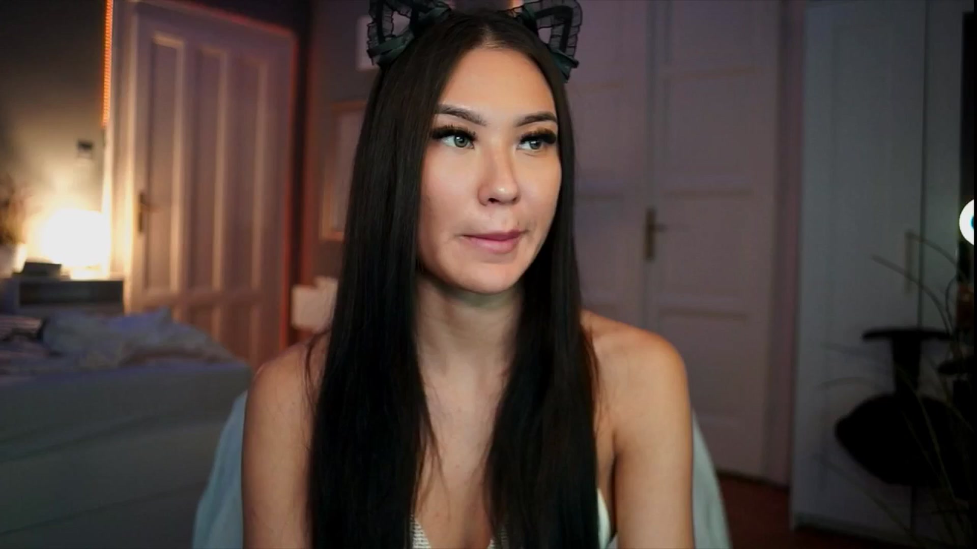 Gallery image thumbnail from MaiStream's myfreecams stream on, 12/20/2025, 23:14 image 13 of 20
