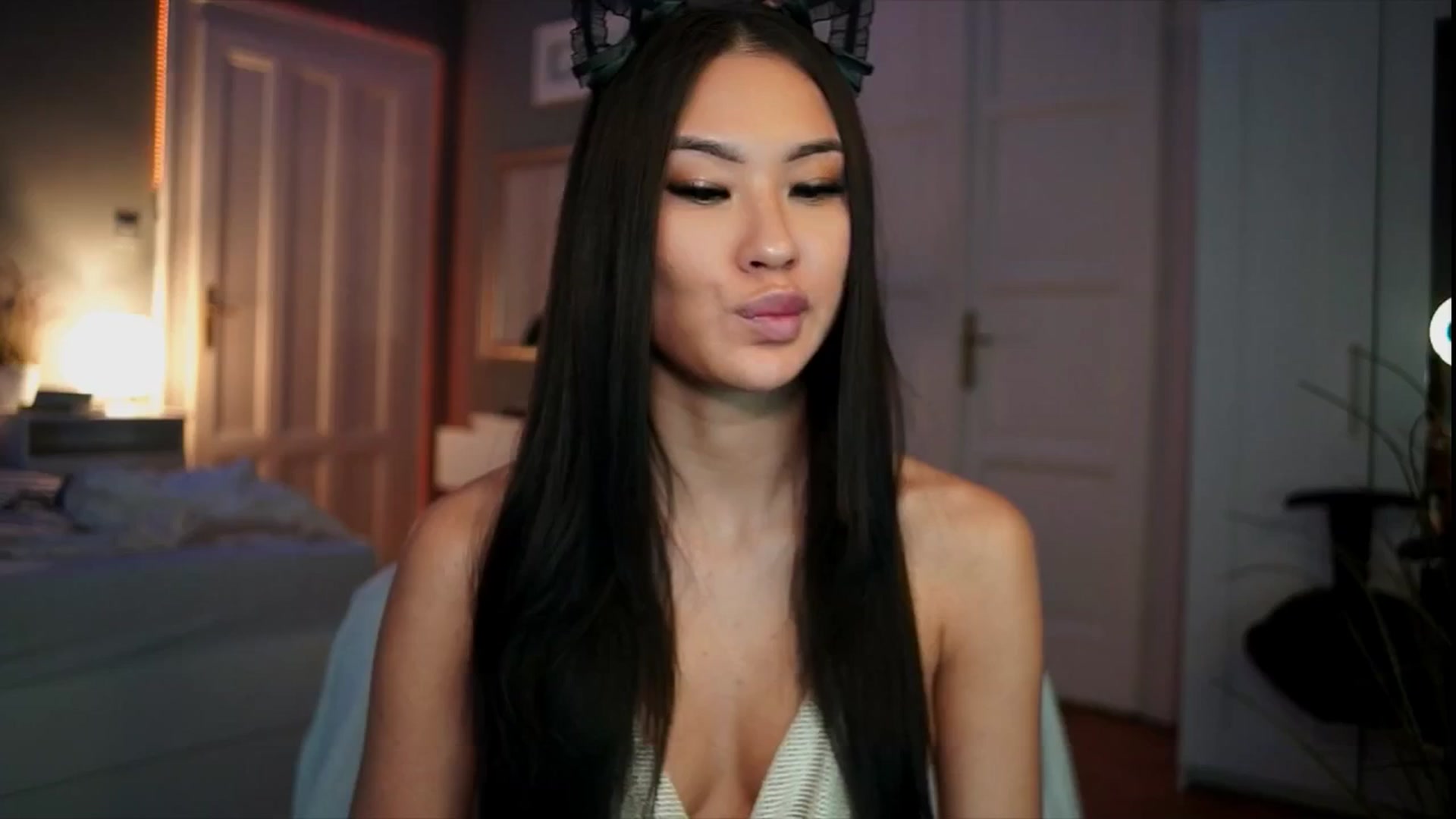 Gallery image thumbnail from MaiStream's myfreecams stream on, 12/20/2025, 23:14 image 18 of 20