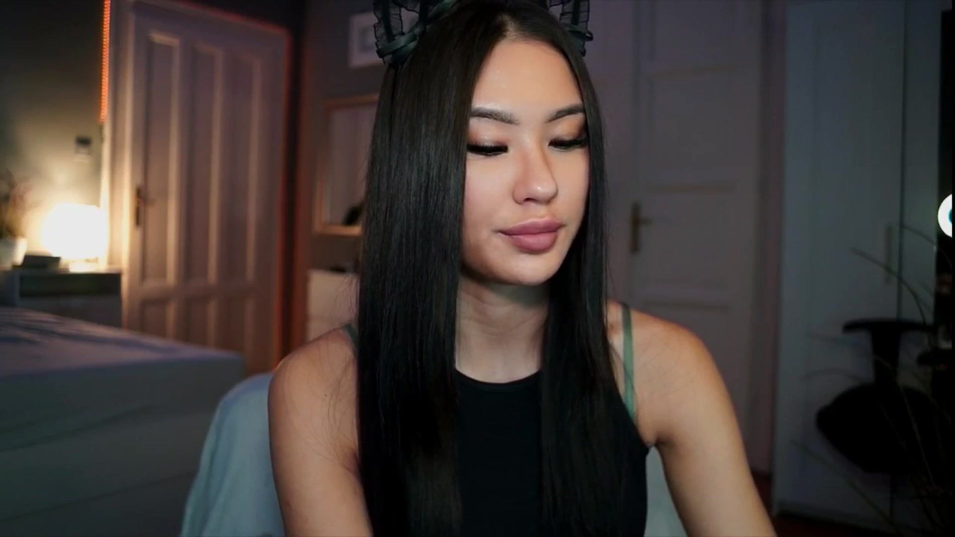 Gallery image thumbnail from MaiStream's myfreecams stream on, 12/21/2025, 19:09 image 3 of 20