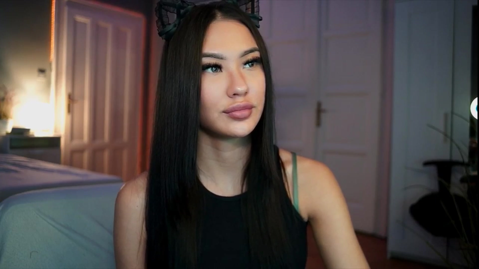 Gallery image thumbnail from MaiStream's myfreecams stream on, 12/21/2025, 19:09 image 17 of 20