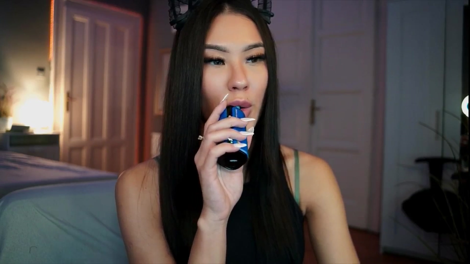 Gallery image thumbnail from MaiStream's myfreecams stream on, 12/21/2025, 19:09 image 15 of 20