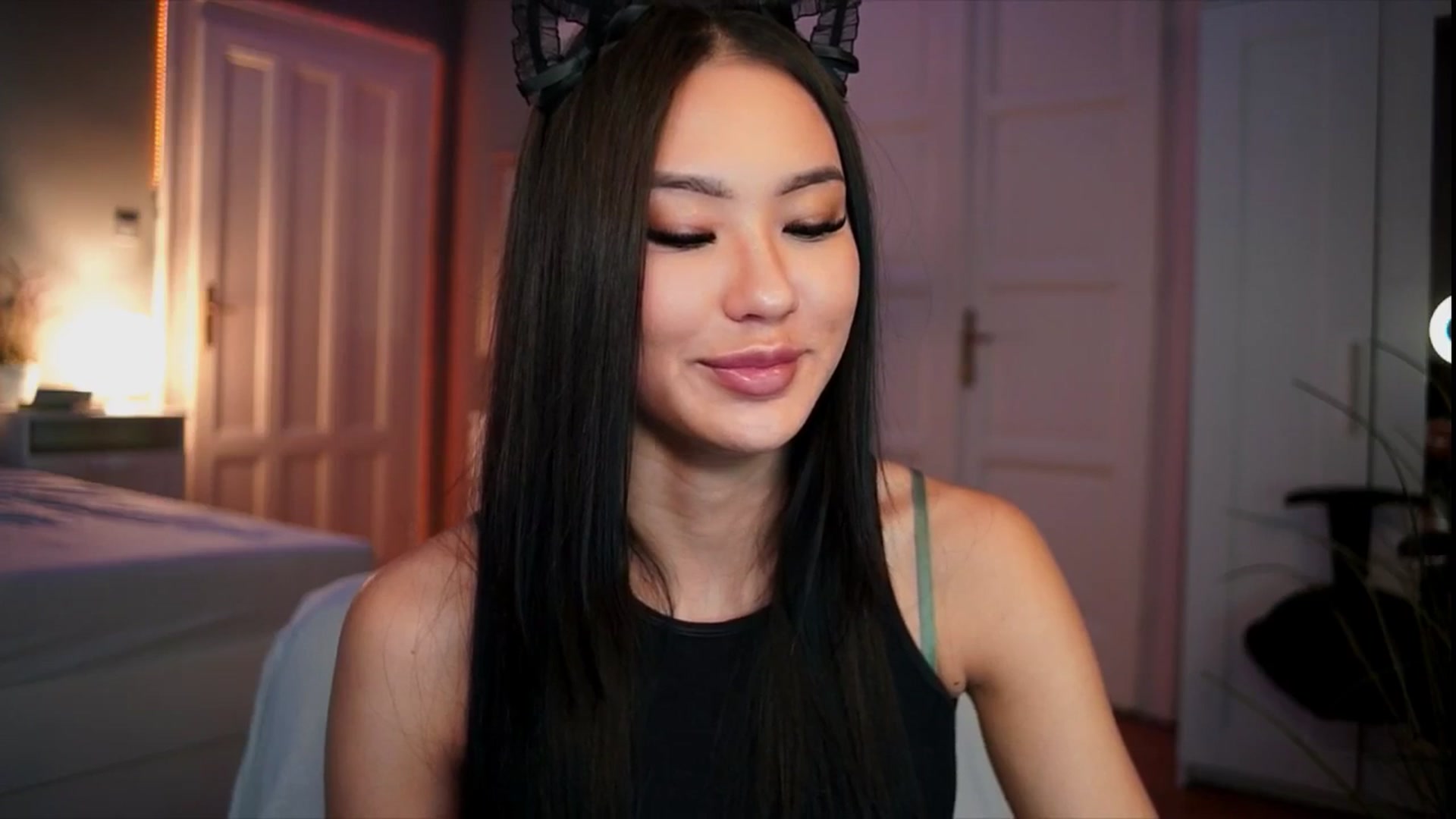 Gallery image thumbnail from MaiStream's myfreecams stream on, 12/21/2025, 20:16 image 6 of 20