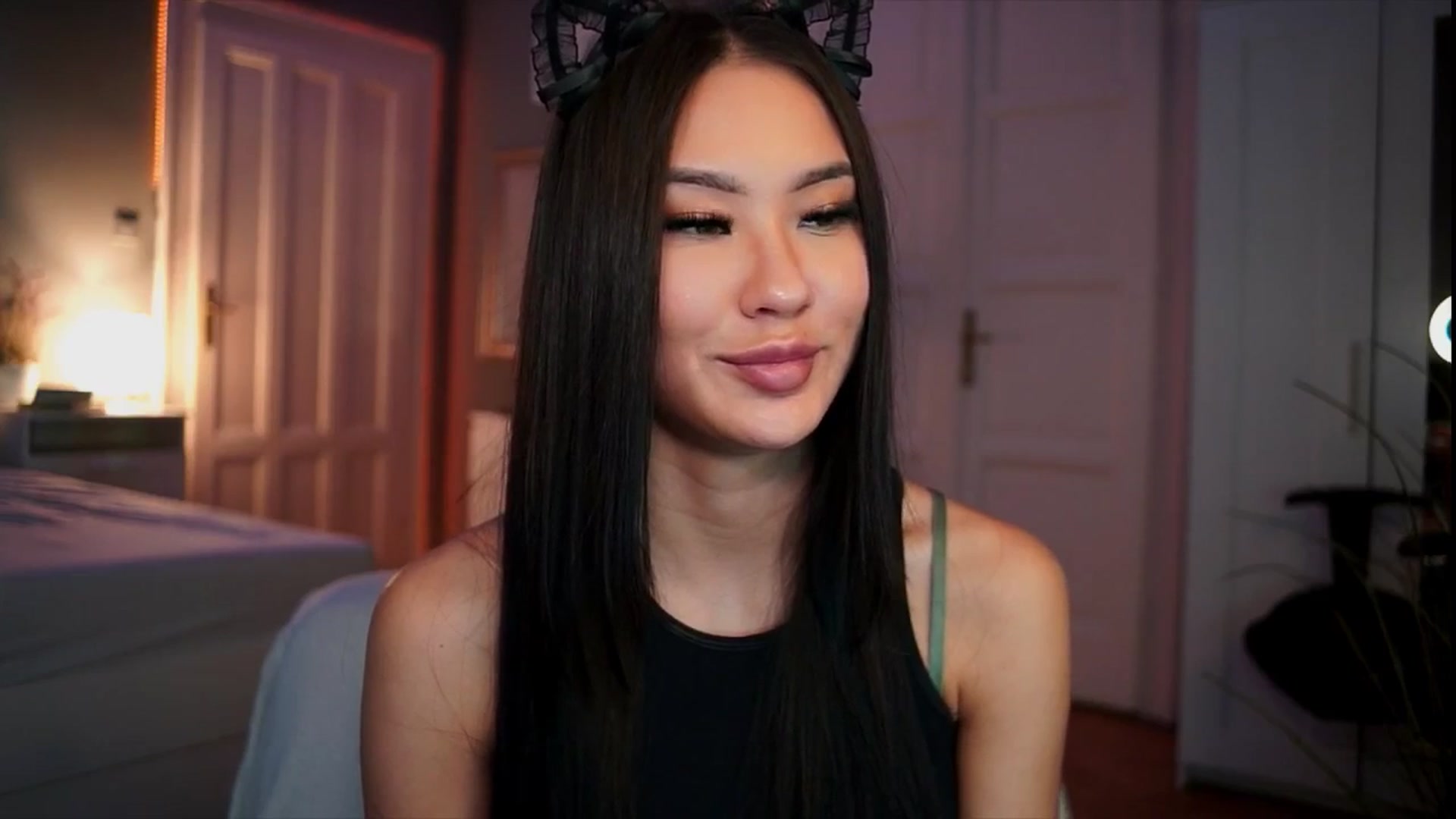 Gallery image thumbnail from MaiStream's myfreecams stream on, 12/21/2025, 20:16 image 4 of 20