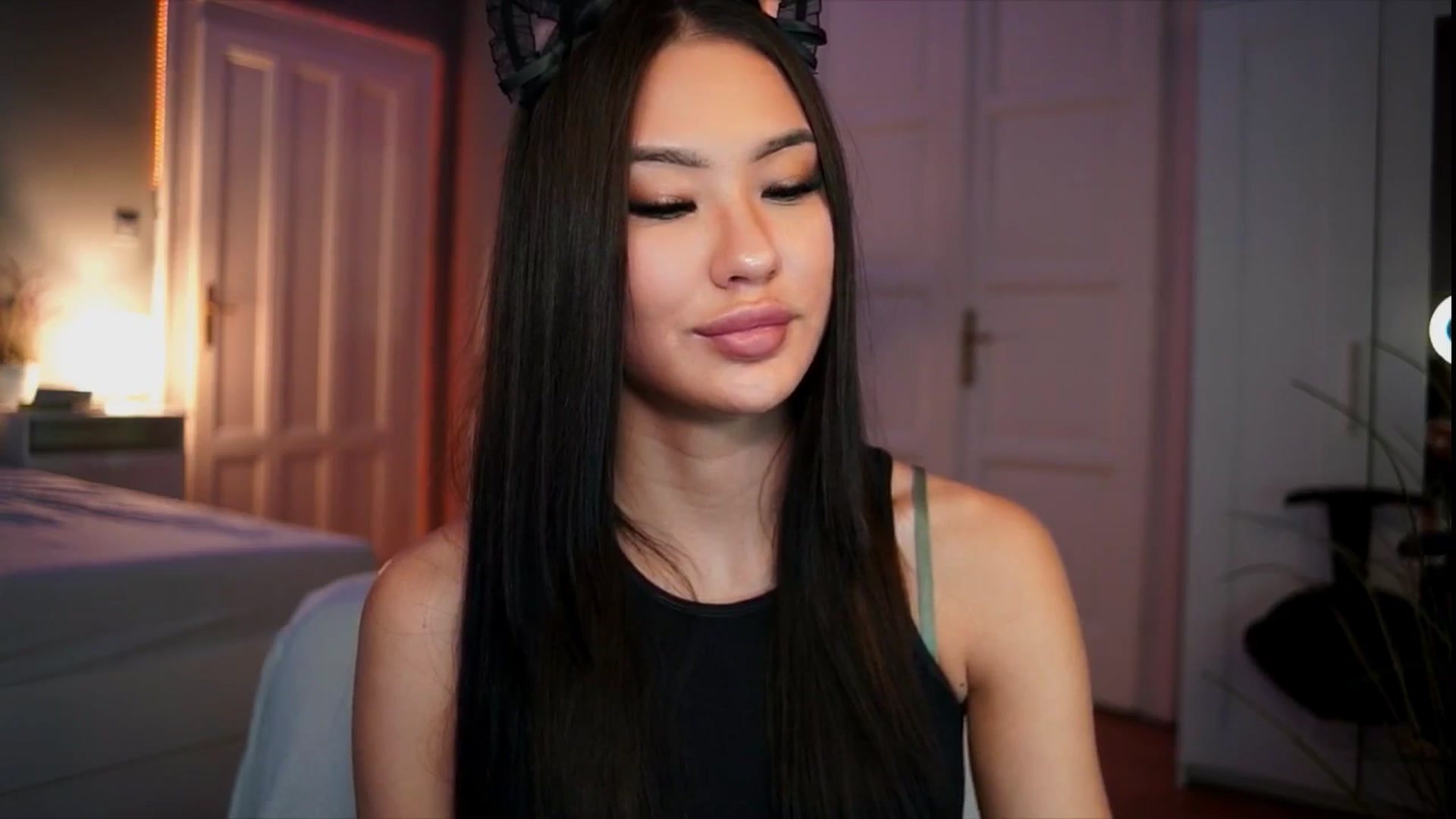 Gallery image thumbnail from MaiStream's myfreecams stream on, 12/21/2025, 20:16 image 15 of 20