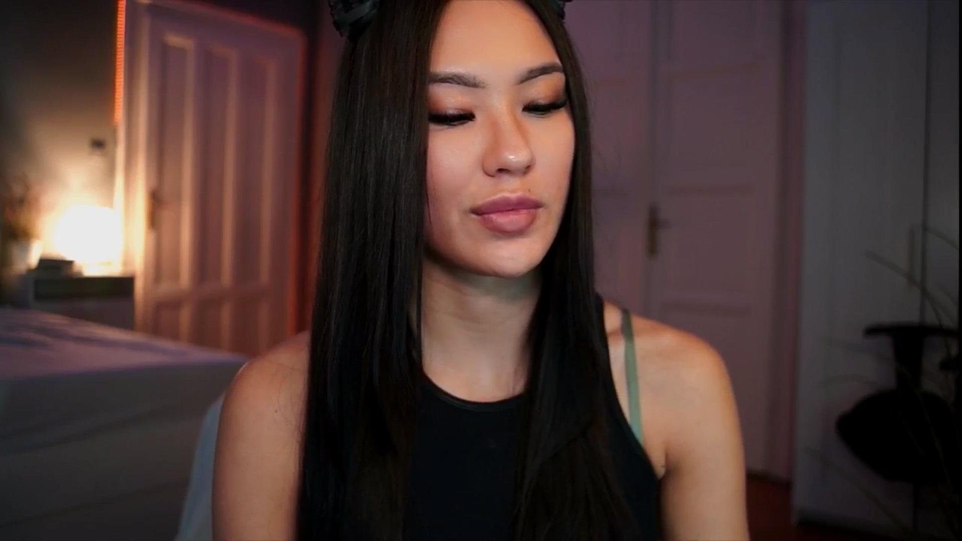 Gallery image thumbnail from MaiStream's myfreecams stream on, 12/21/2025, 20:16 image 20 of 20