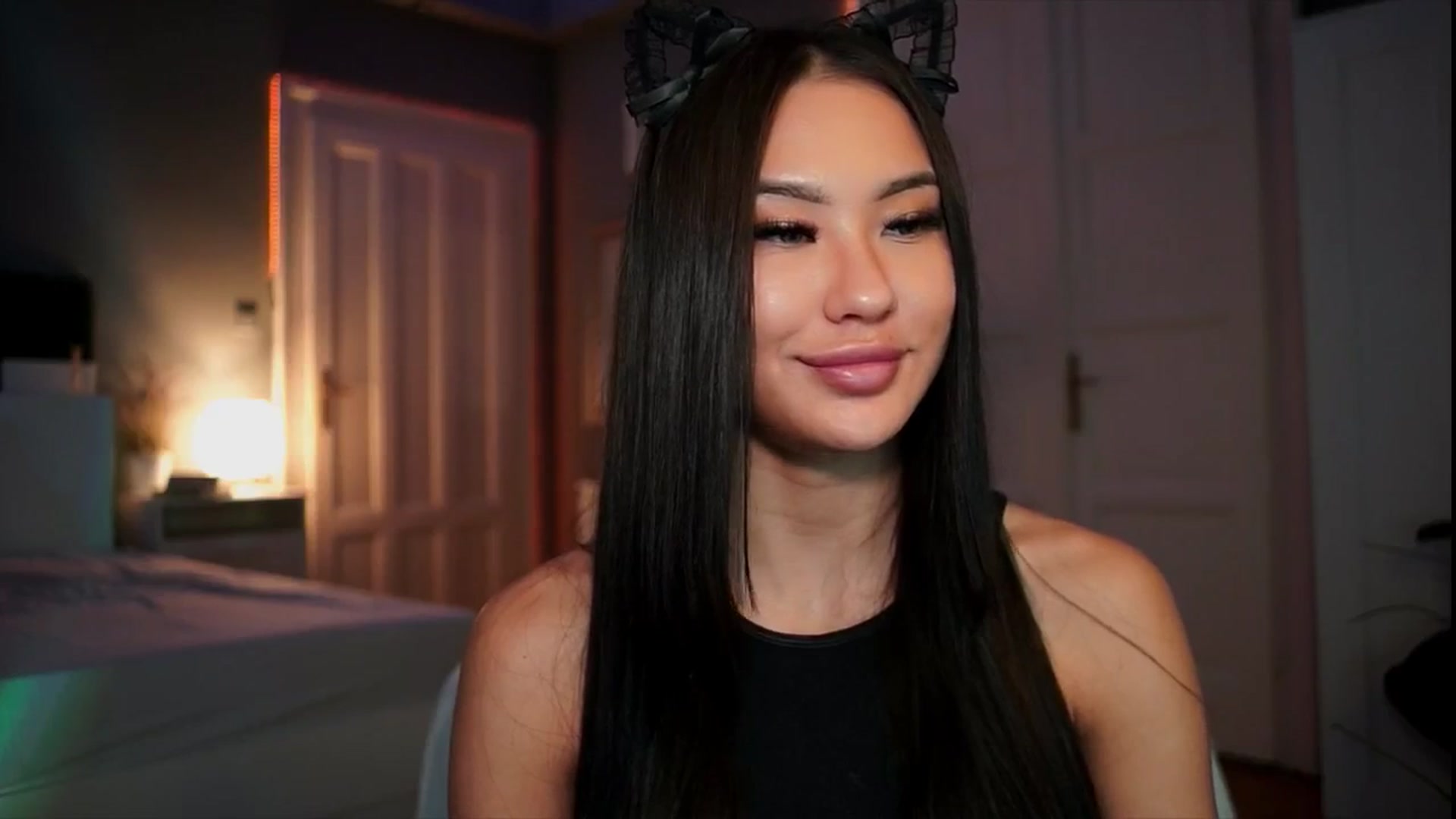 Gallery image thumbnail from MaiStream's myfreecams stream on, 12/21/2025, 23:05 image 5 of 20