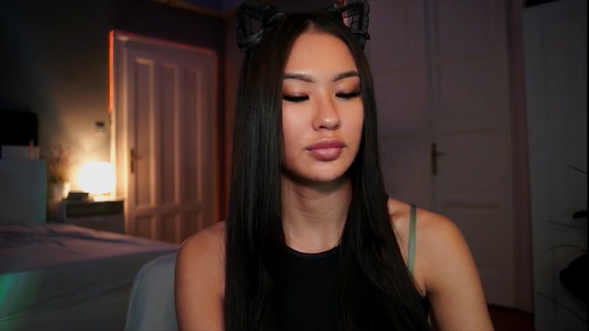 Gallery image thumbnail from MaiStream's myfreecams stream on, 12/21/2025, 23:05 image 15 of 20