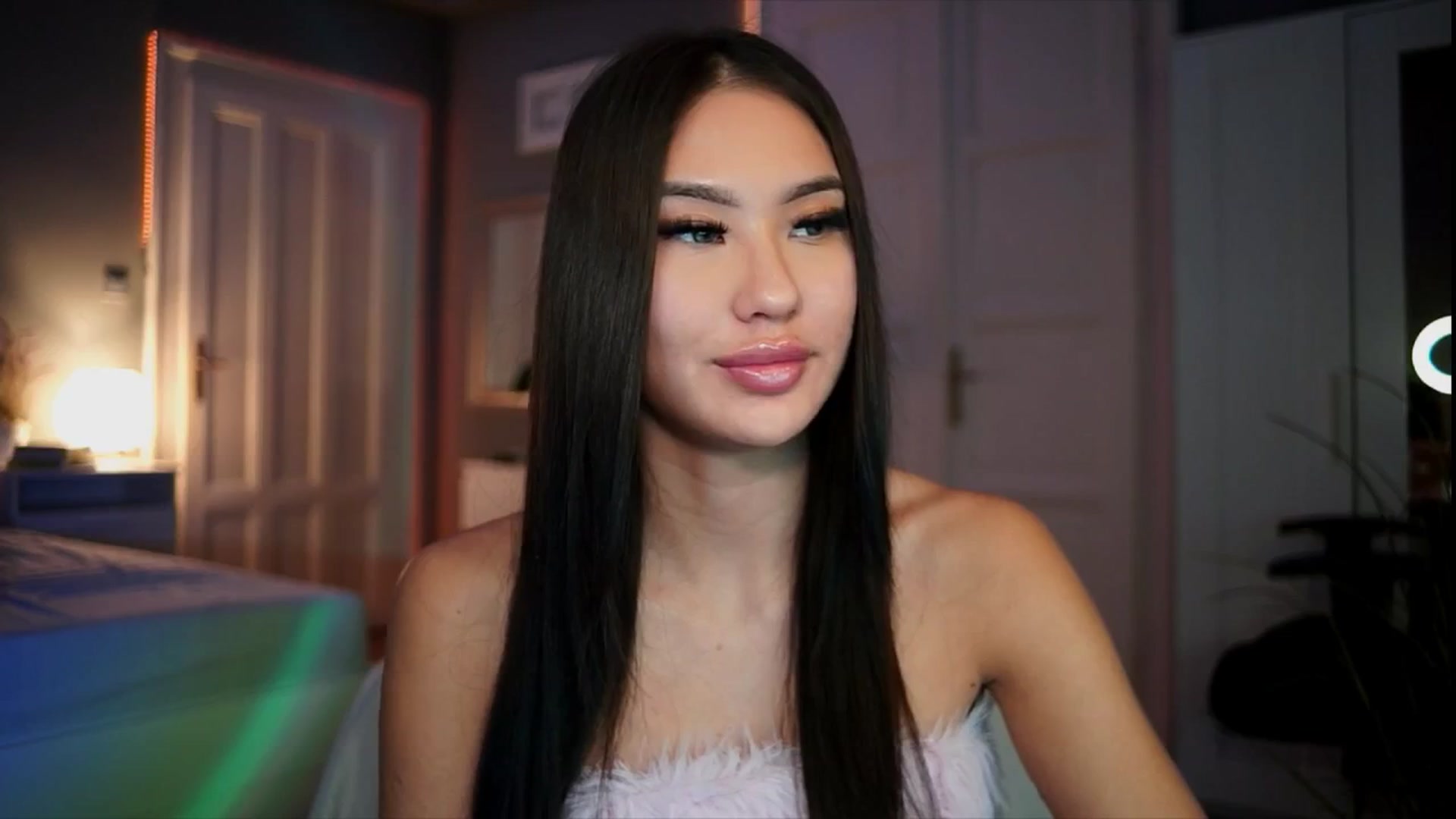 Gallery image thumbnail from MaiStream's myfreecams stream on, 12/24/2025, 20:36 image 9 of 20