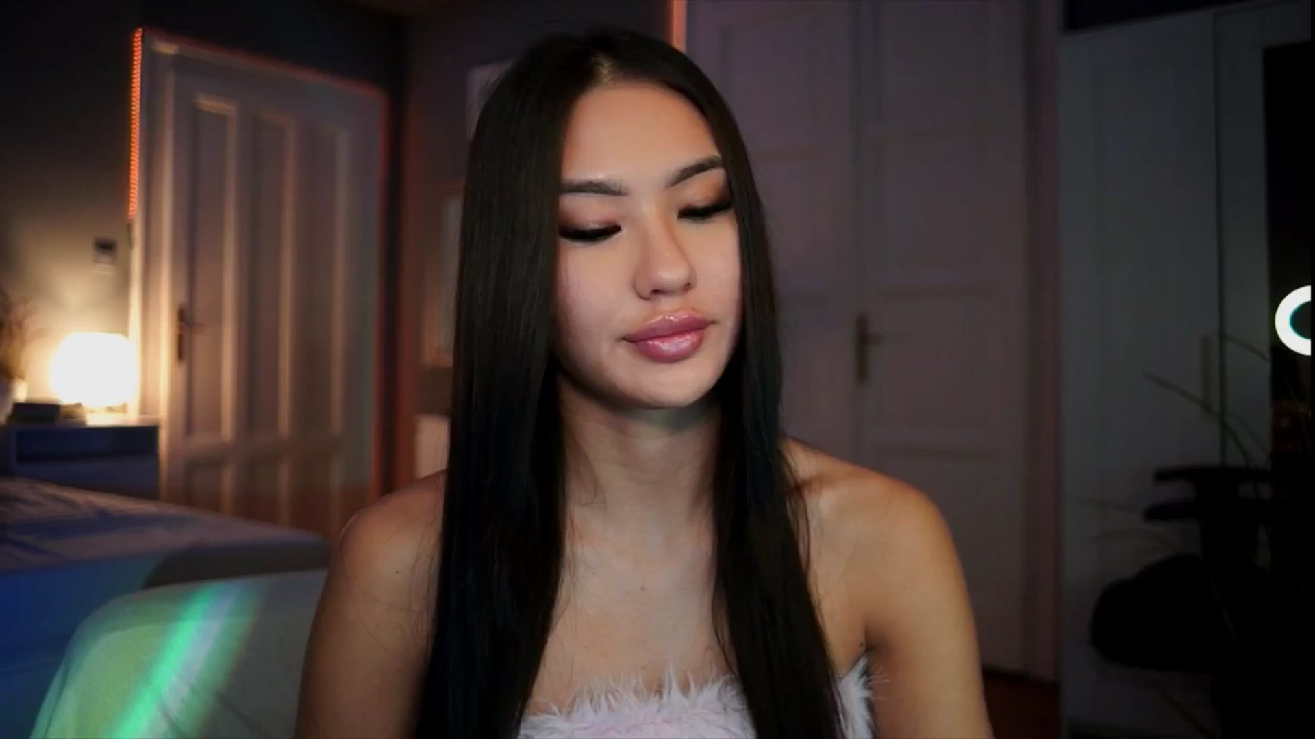 Gallery image thumbnail from MaiStream's myfreecams stream on, 12/24/2025, 20:36 image 16 of 20