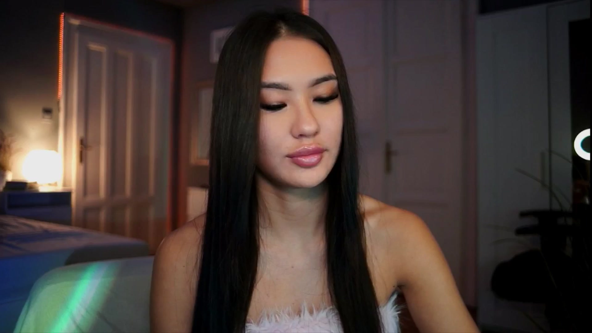 Gallery image thumbnail from MaiStream's myfreecams stream on, 12/24/2025, 20:36 image 14 of 20