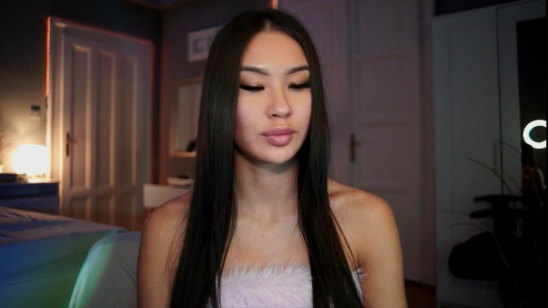 Gallery image thumbnail from MaiStream's myfreecams stream on, 12/24/2025, 22:14 image 4 of 20