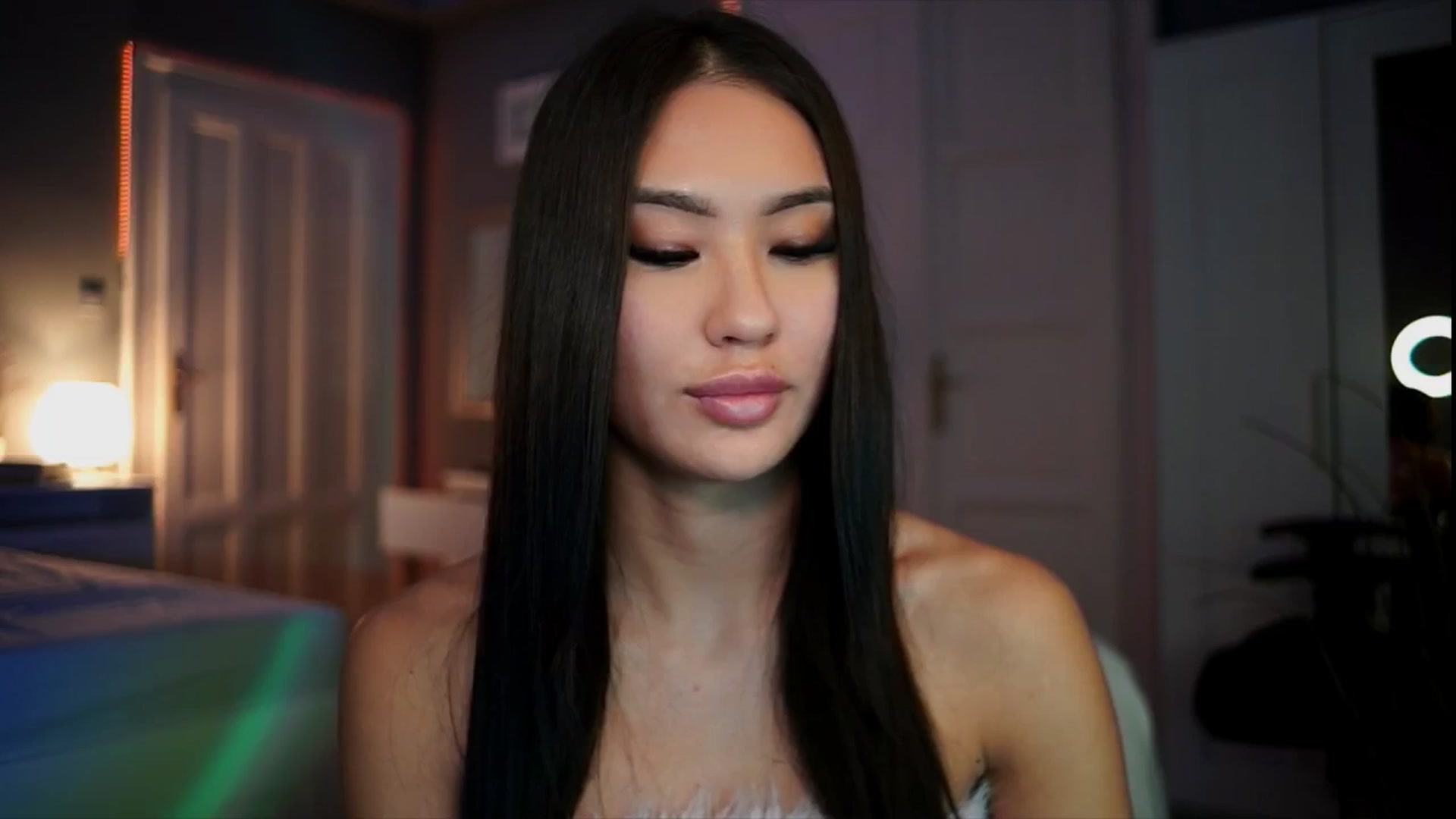 Gallery image thumbnail from MaiStream's myfreecams stream on, 12/24/2025, 22:14 image 16 of 20