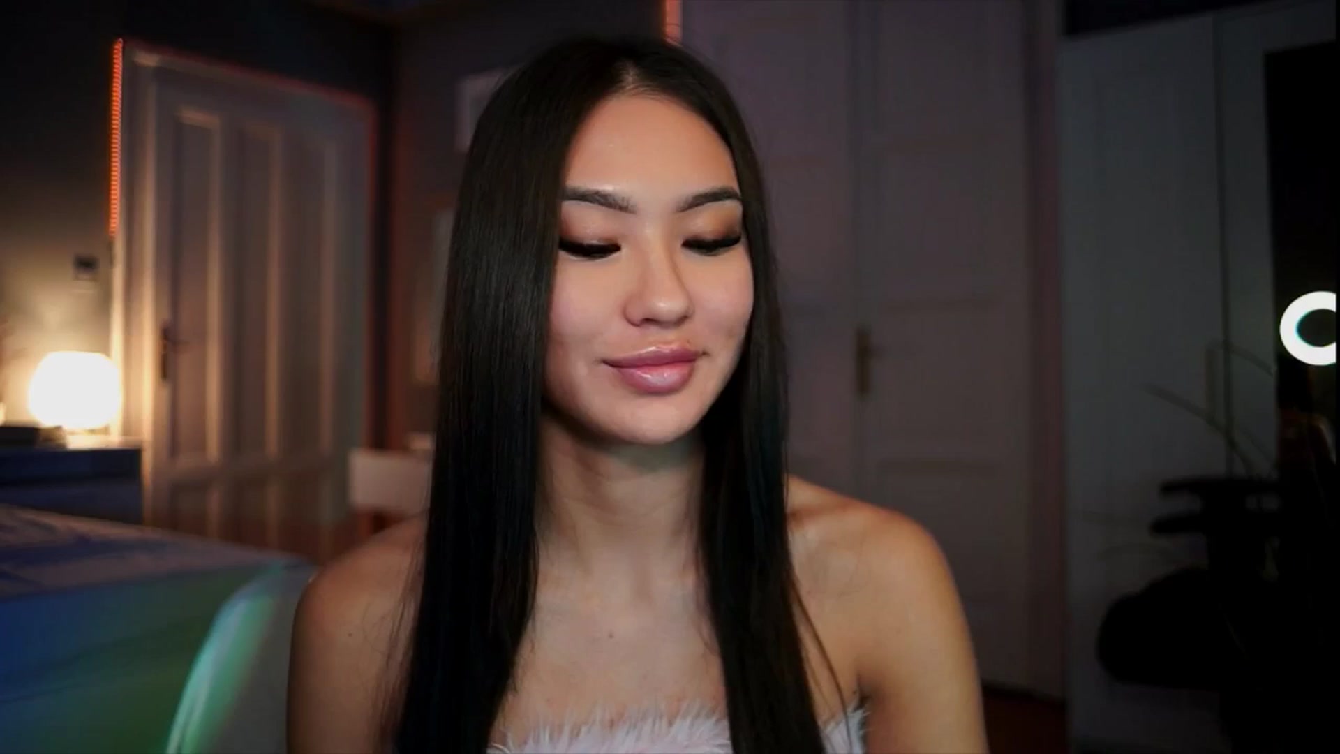 Gallery image thumbnail from MaiStream's myfreecams stream on, 12/24/2025, 22:14 image 5 of 20