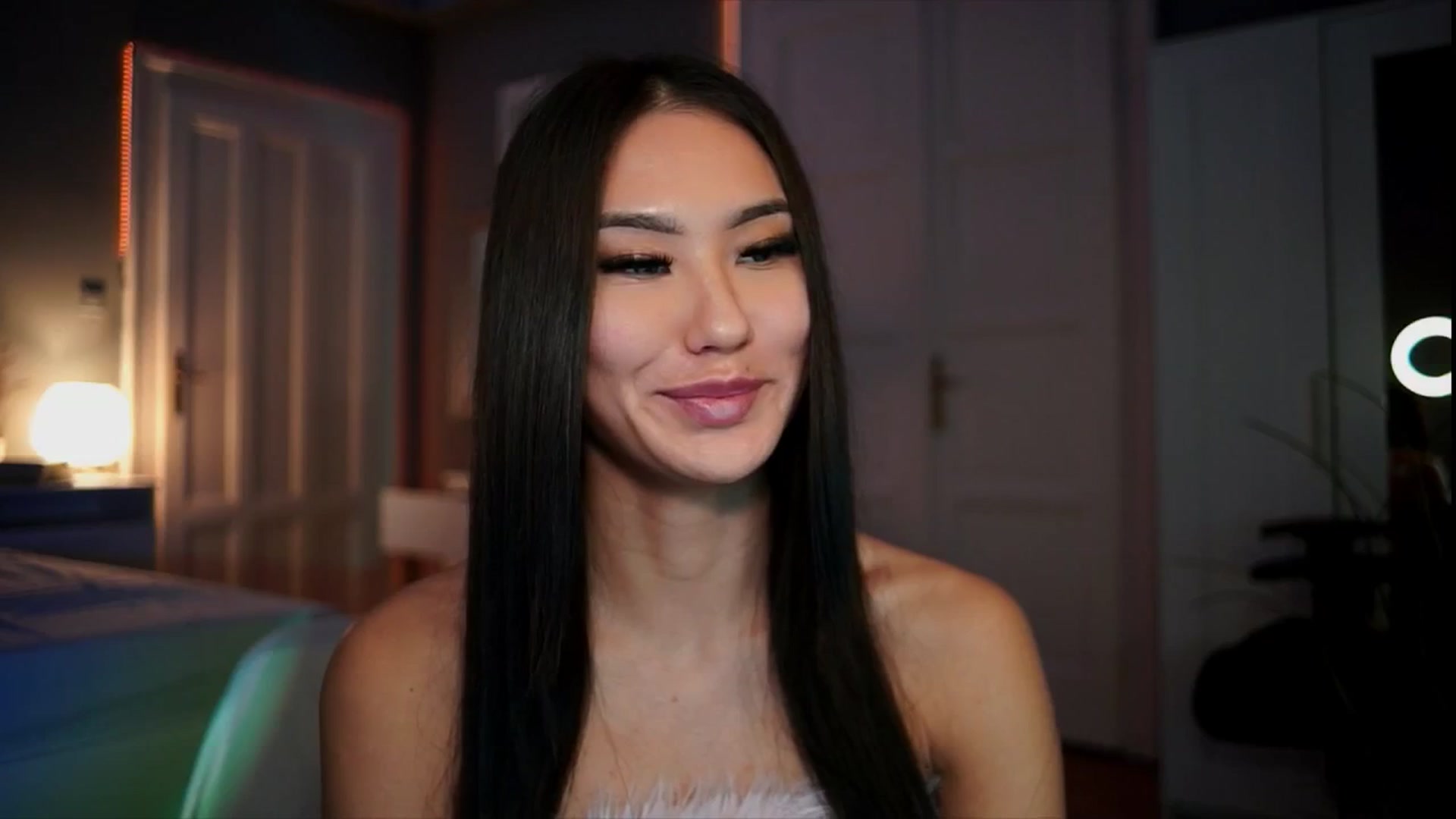 Gallery image thumbnail from MaiStream's myfreecams stream on, 12/24/2025, 22:14 image 12 of 20