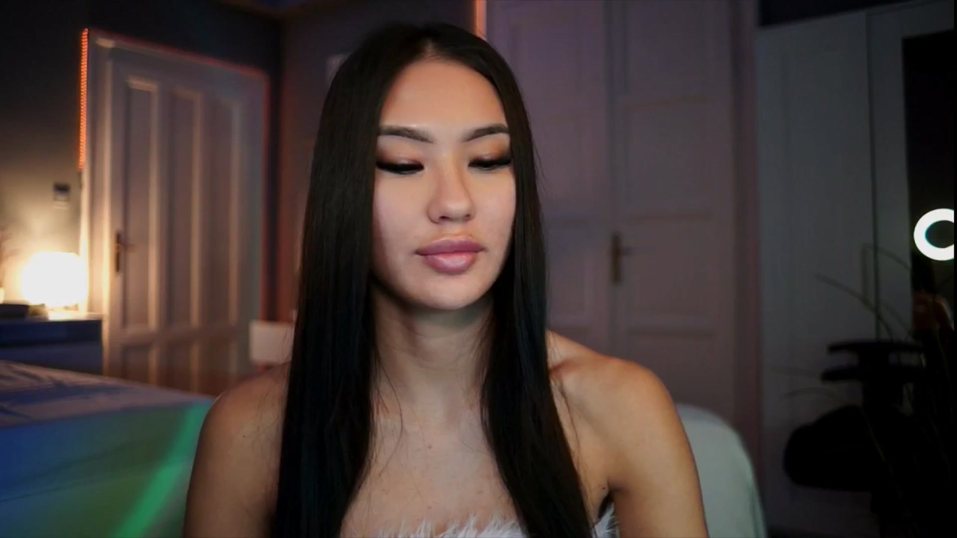 Gallery image thumbnail from MaiStream's myfreecams stream on, 12/24/2025, 22:14 image 18 of 20