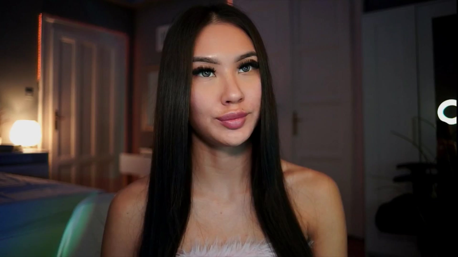 Gallery image thumbnail from MaiStream's myfreecams stream on, 12/24/2025, 22:14 image 11 of 20
