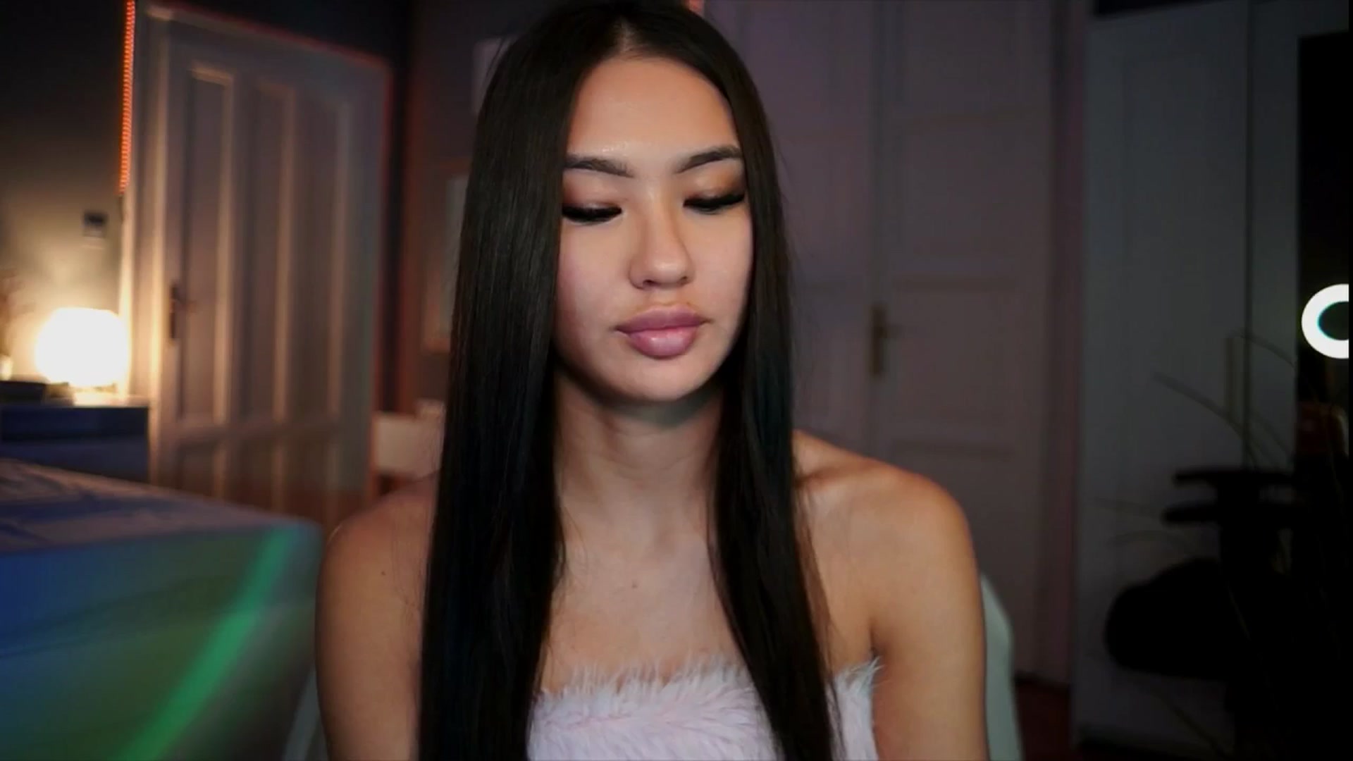 Gallery image thumbnail from MaiStream's myfreecams stream on, 12/24/2025, 23:43 image 5 of 20