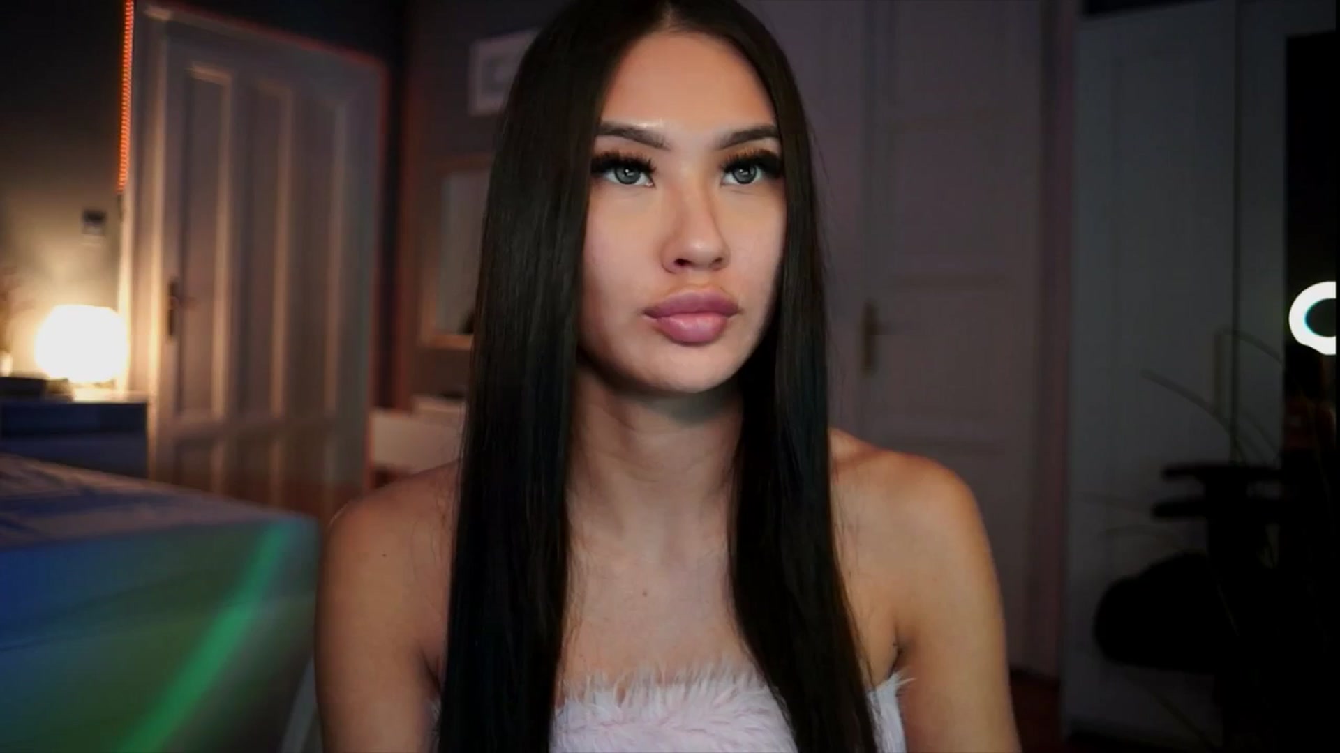 Gallery image thumbnail from MaiStream's myfreecams stream on, 12/24/2025, 23:43 image 9 of 20