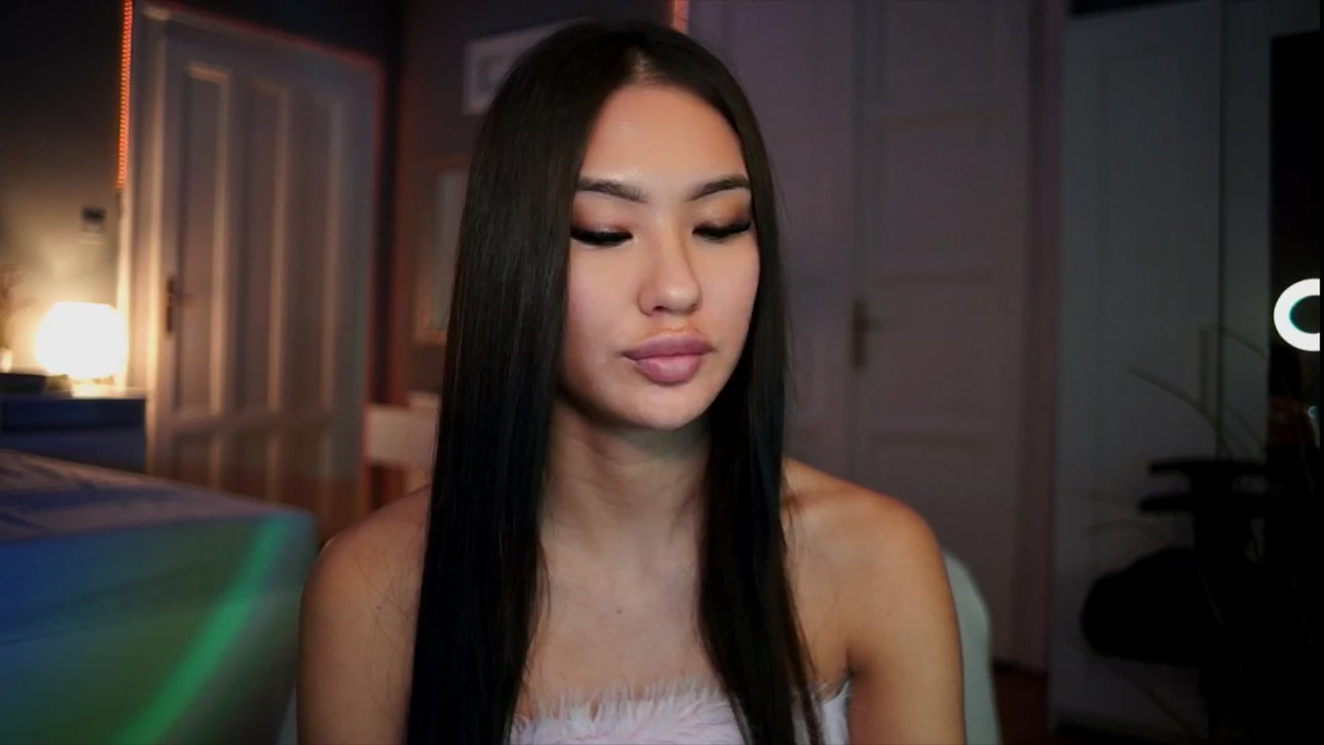 Gallery image thumbnail from MaiStream's myfreecams stream on, 12/24/2025, 23:43 image 12 of 20