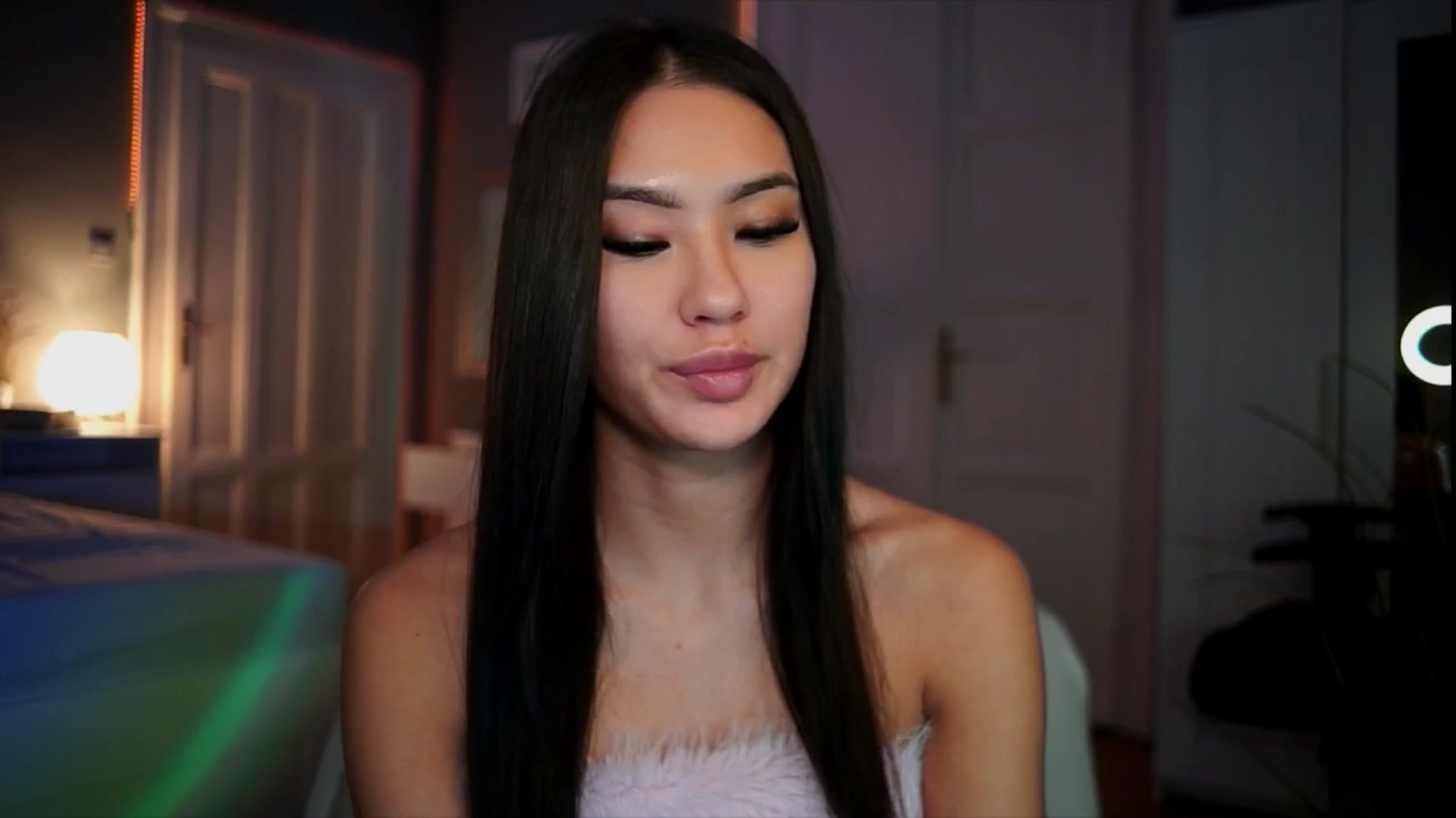 Gallery image thumbnail from MaiStream's myfreecams stream on, 12/24/2025, 23:43 image 4 of 20