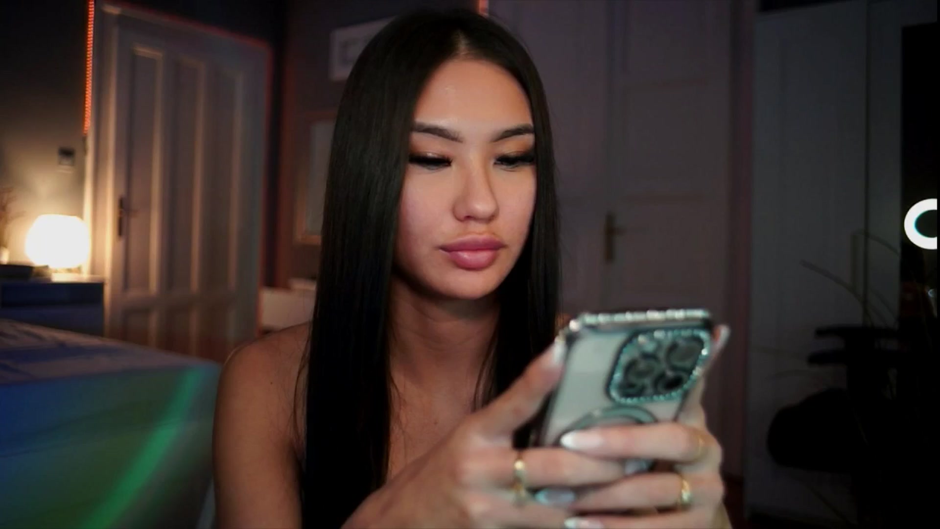 Gallery image thumbnail from MaiStream's myfreecams stream on, 12/24/2025, 23:43 image 19 of 20