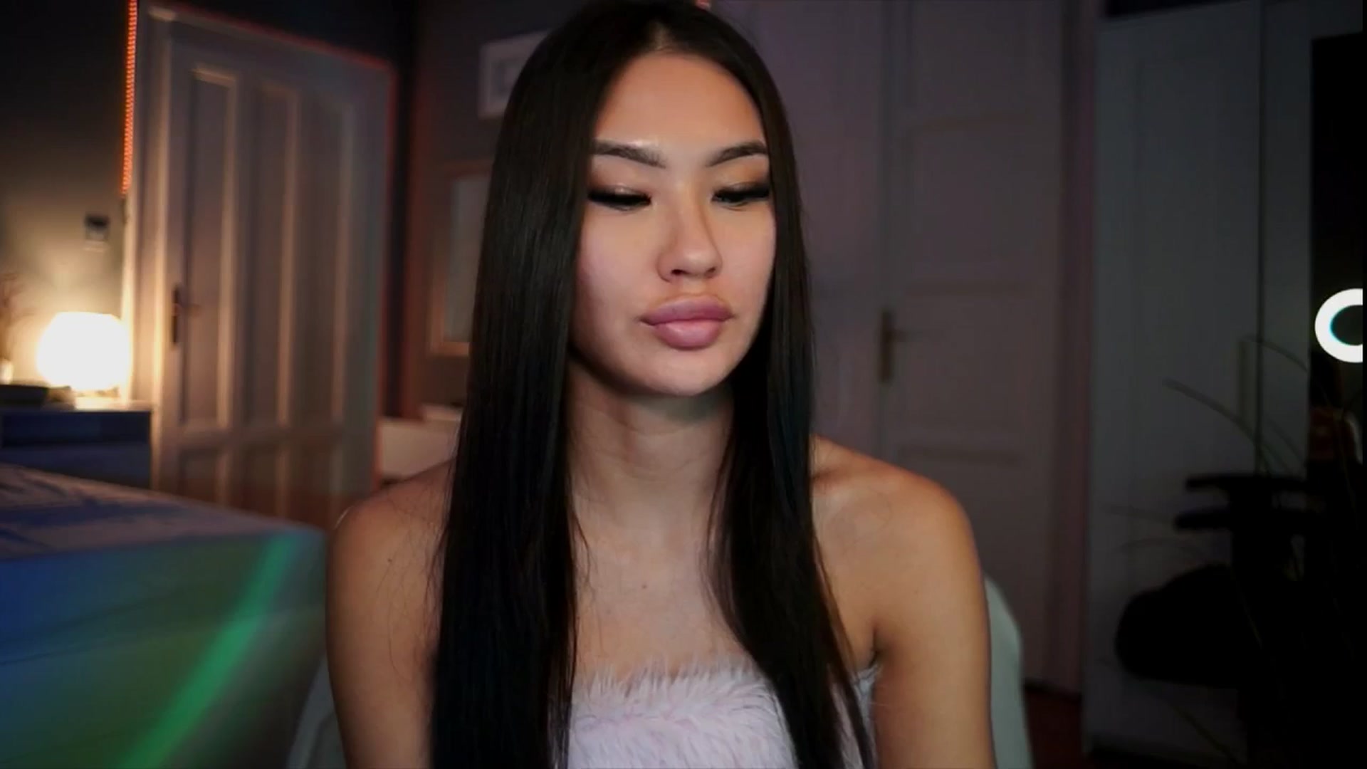 Gallery image thumbnail from MaiStream's myfreecams stream on, 12/24/2025, 23:43 image 18 of 20